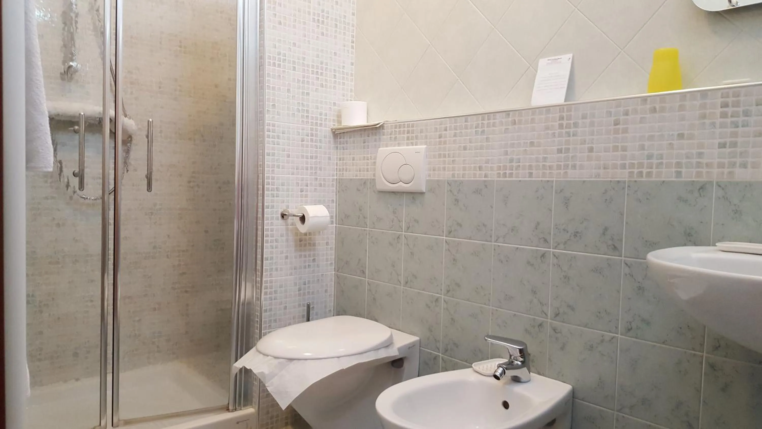 Bathroom in B&B ENSILEVA BEACH