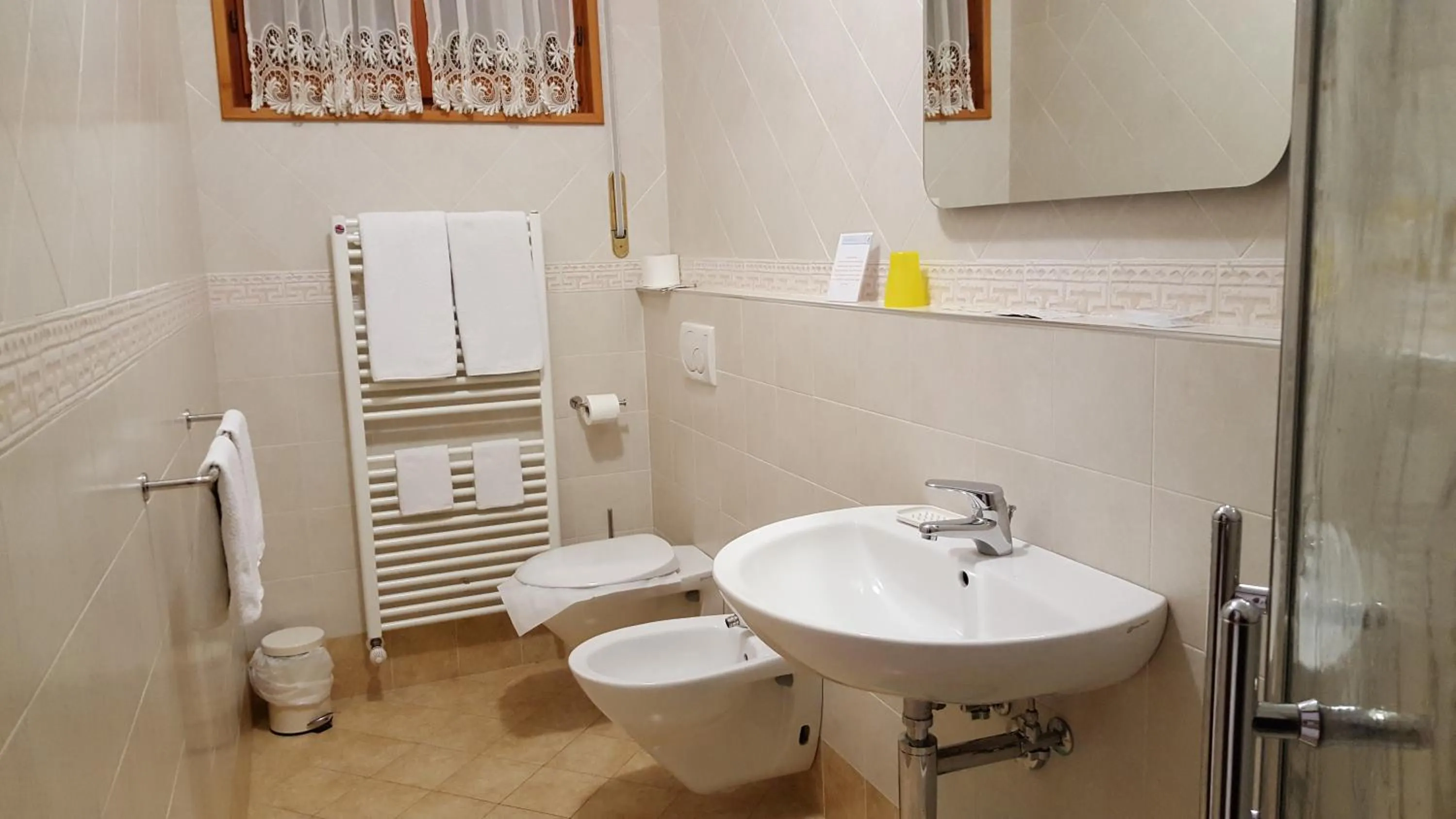 Bathroom in B&B ENSILEVA BEACH