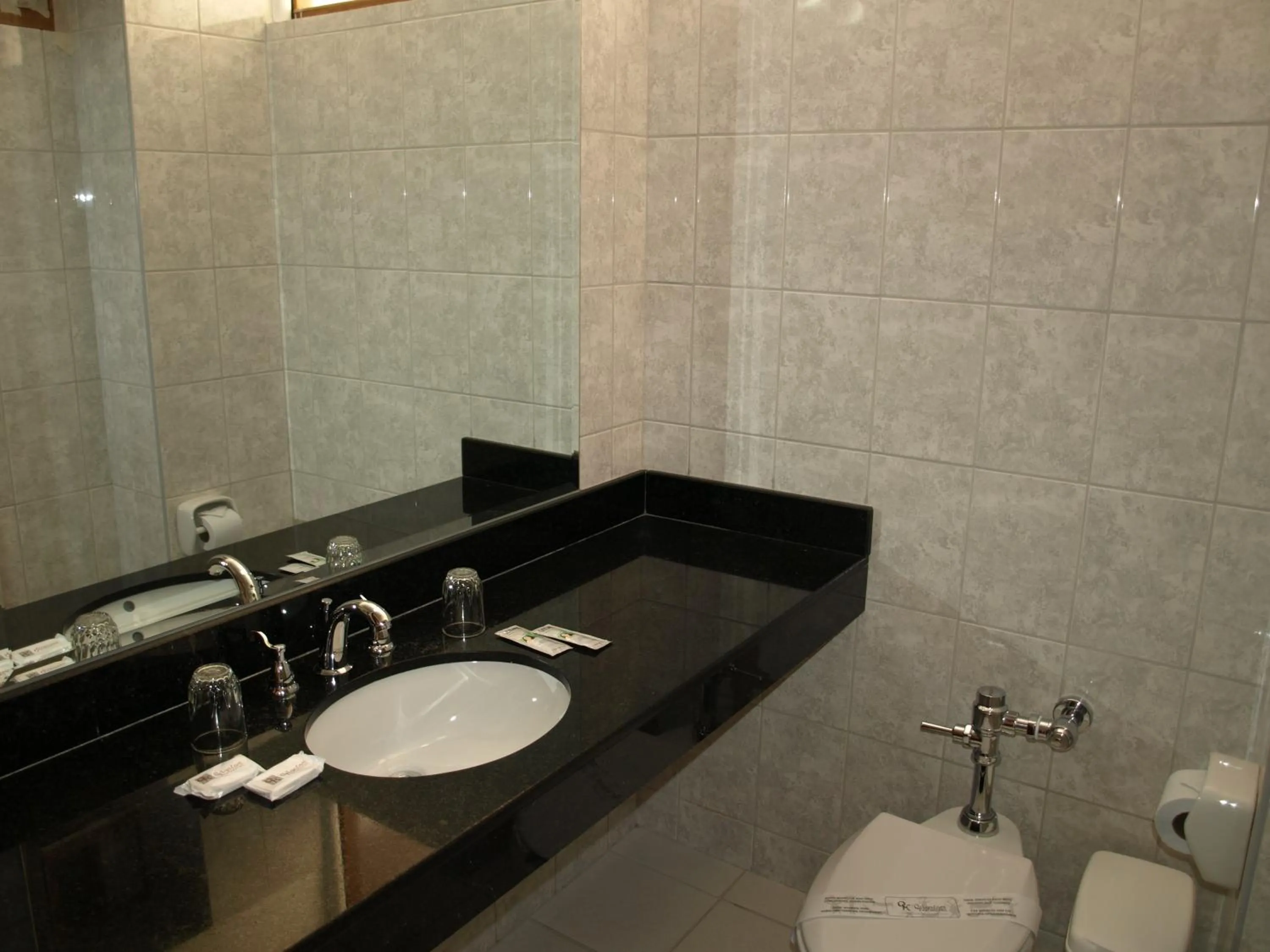 Bathroom in Qelqatani Hotel