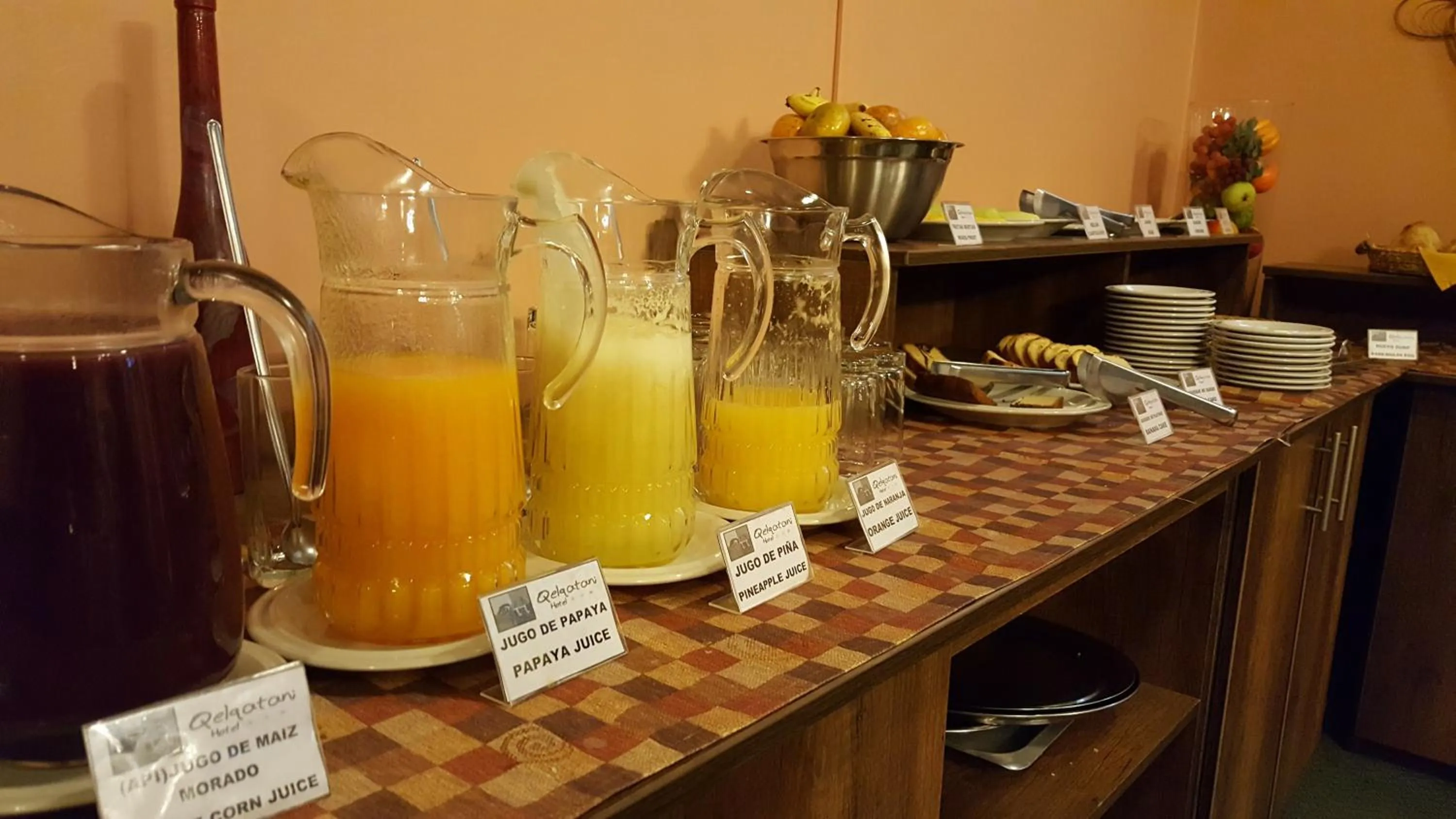 Food and drinks in Qelqatani Hotel