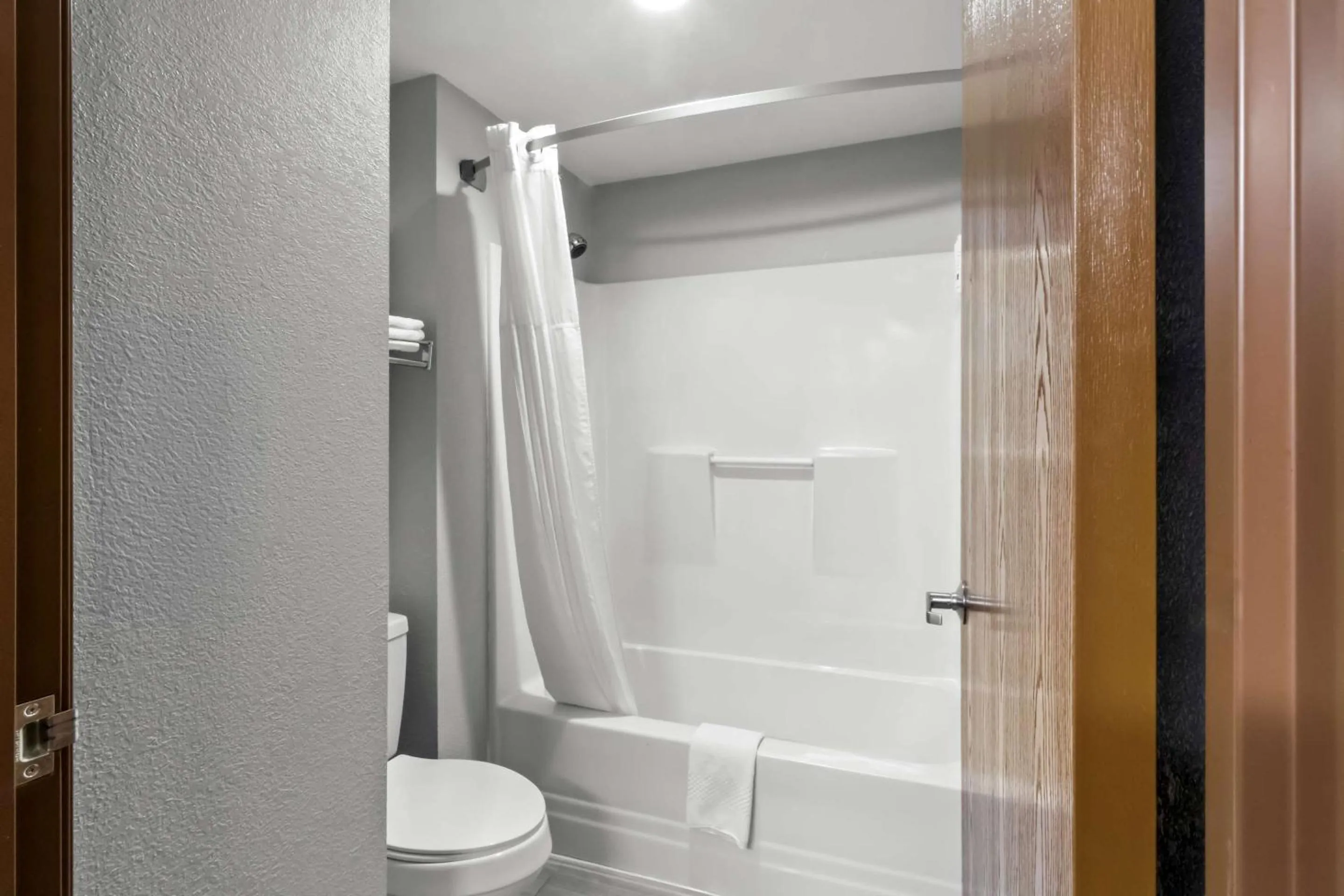 Bedroom in Quality Inn & Suites CVG Airport