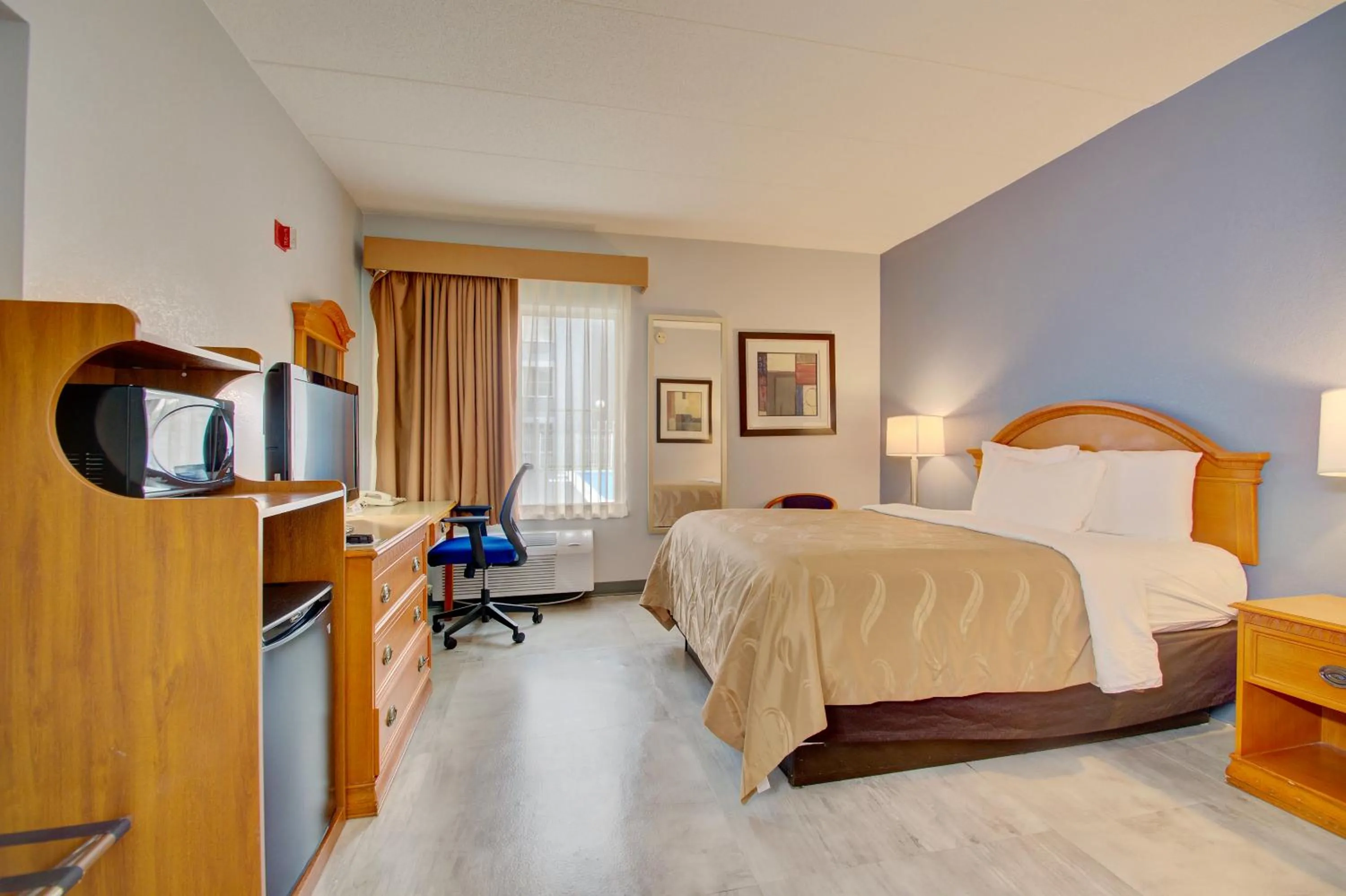 Bed in Quality Inn & Suites CVG Airport