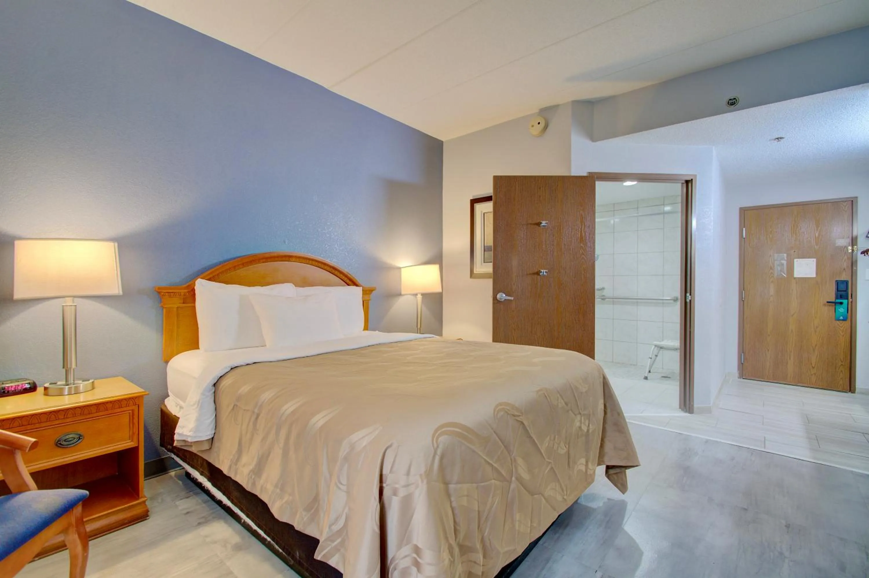 Bed in Quality Inn & Suites CVG Airport