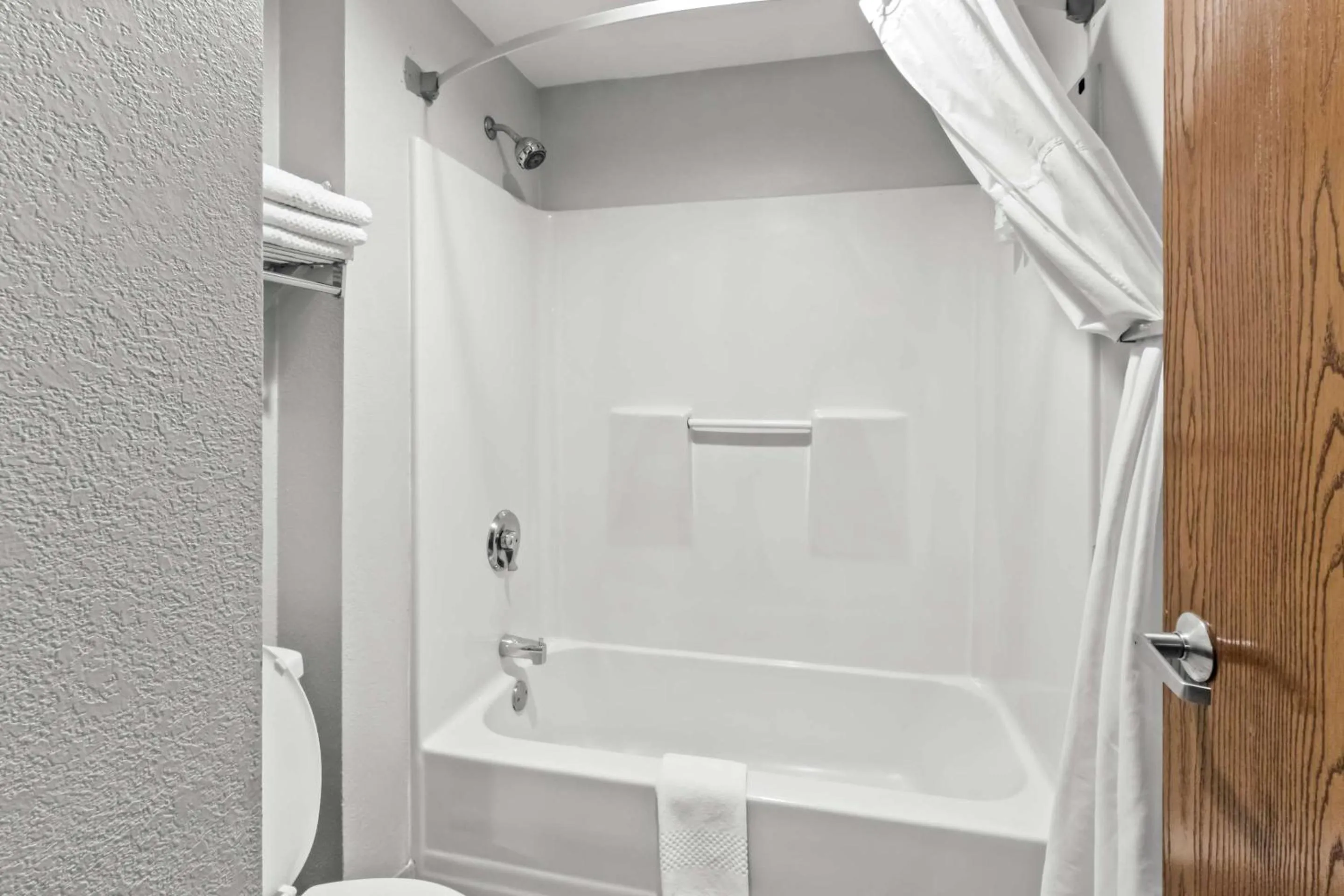 Bedroom in Quality Inn & Suites CVG Airport