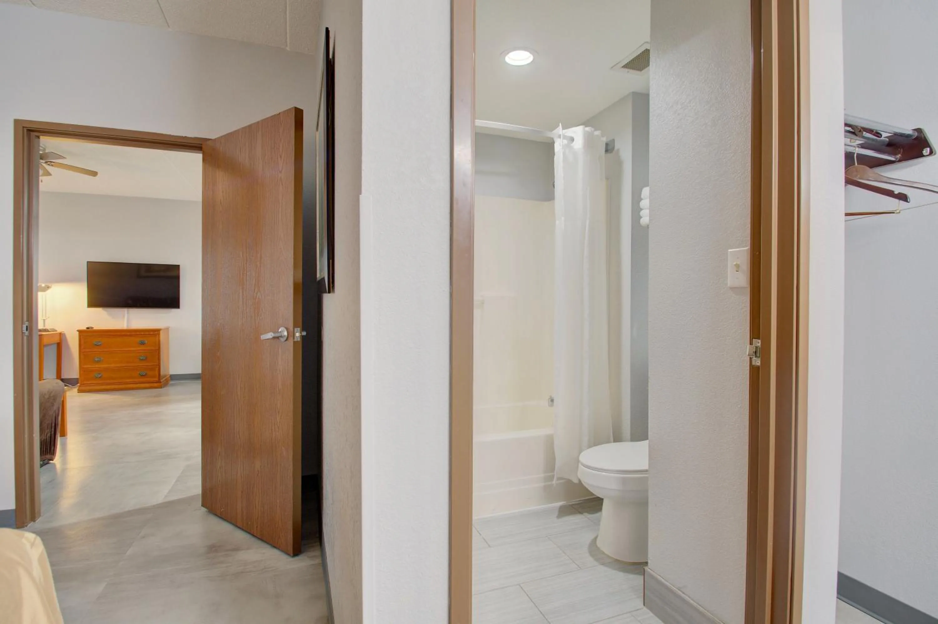 Shower in Quality Inn & Suites CVG Airport