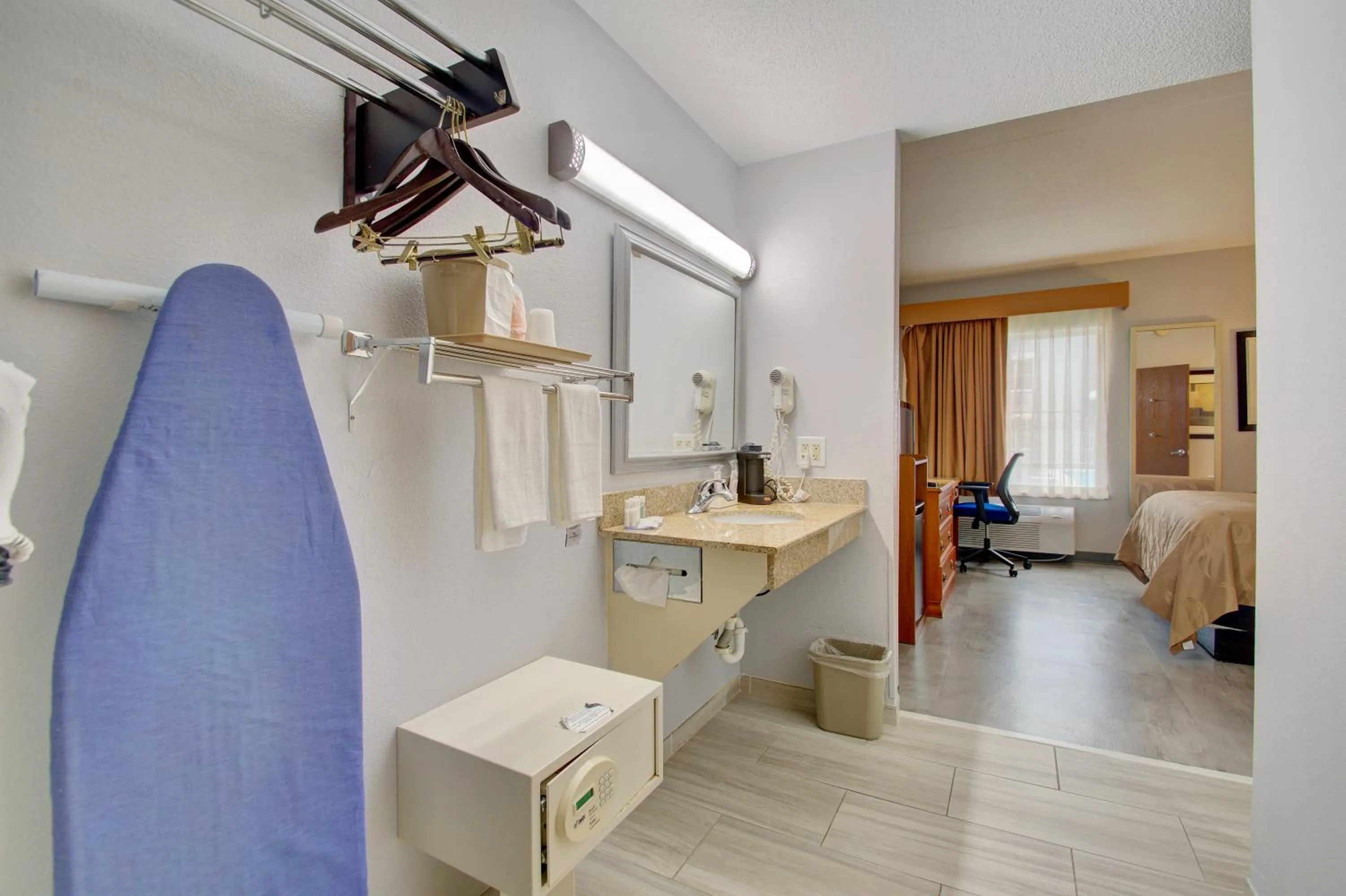 Photo of the whole room, Bed in Quality Inn & Suites CVG Airport