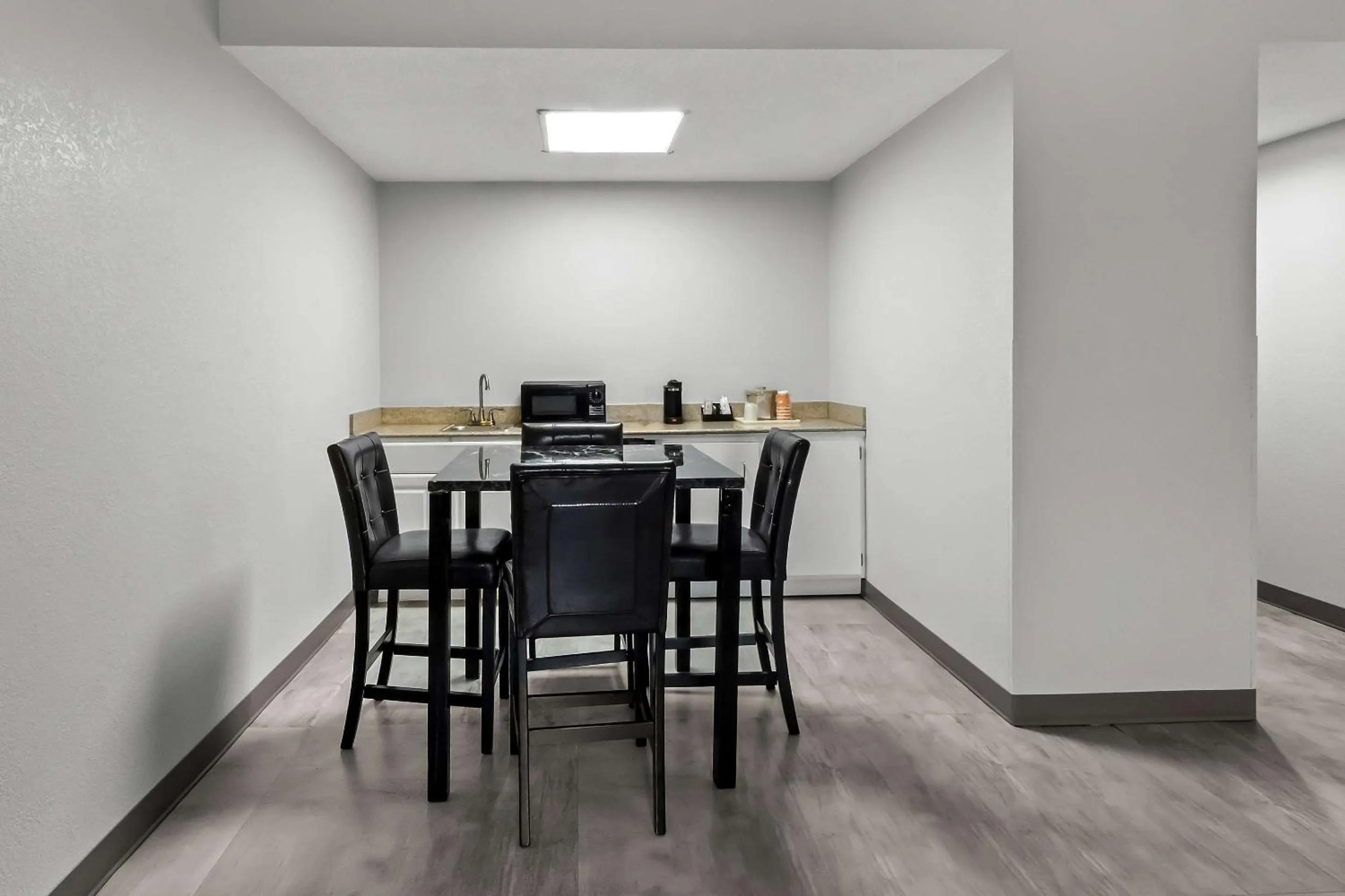 Bedroom in Quality Inn & Suites CVG Airport