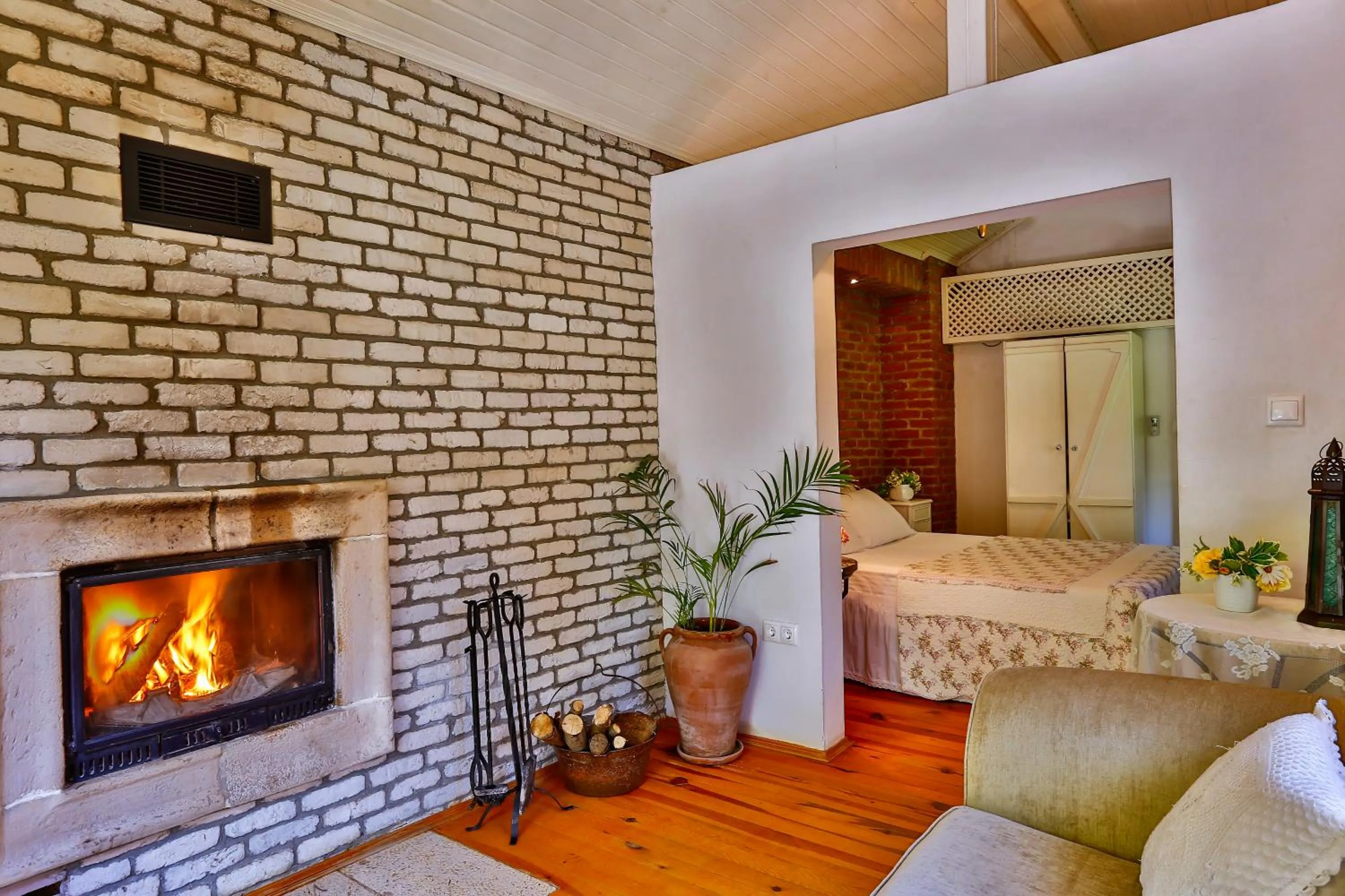 Seating area in Tranquilla River Lodge