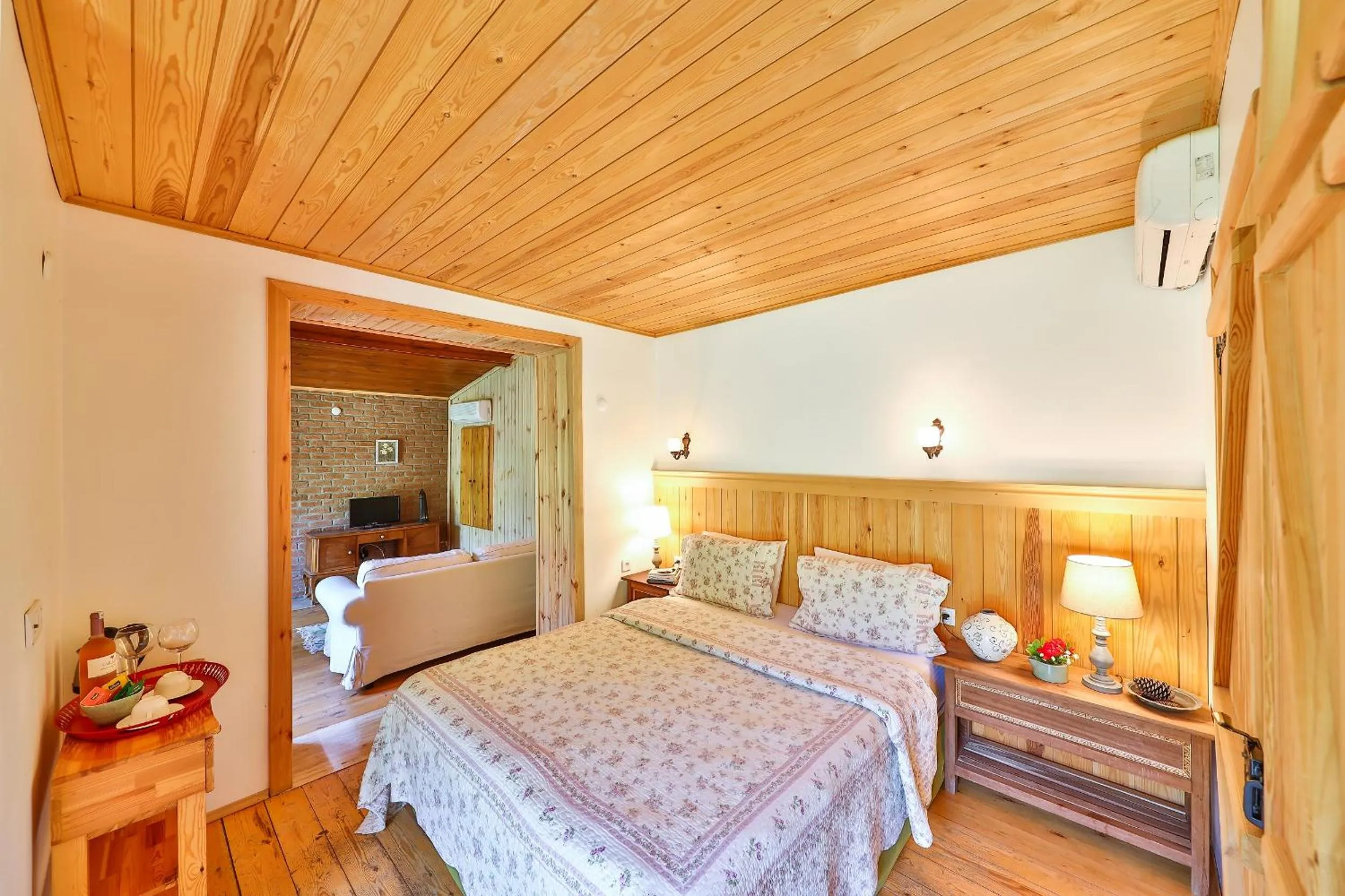 Bedroom, Bed in Tranquilla River Lodge