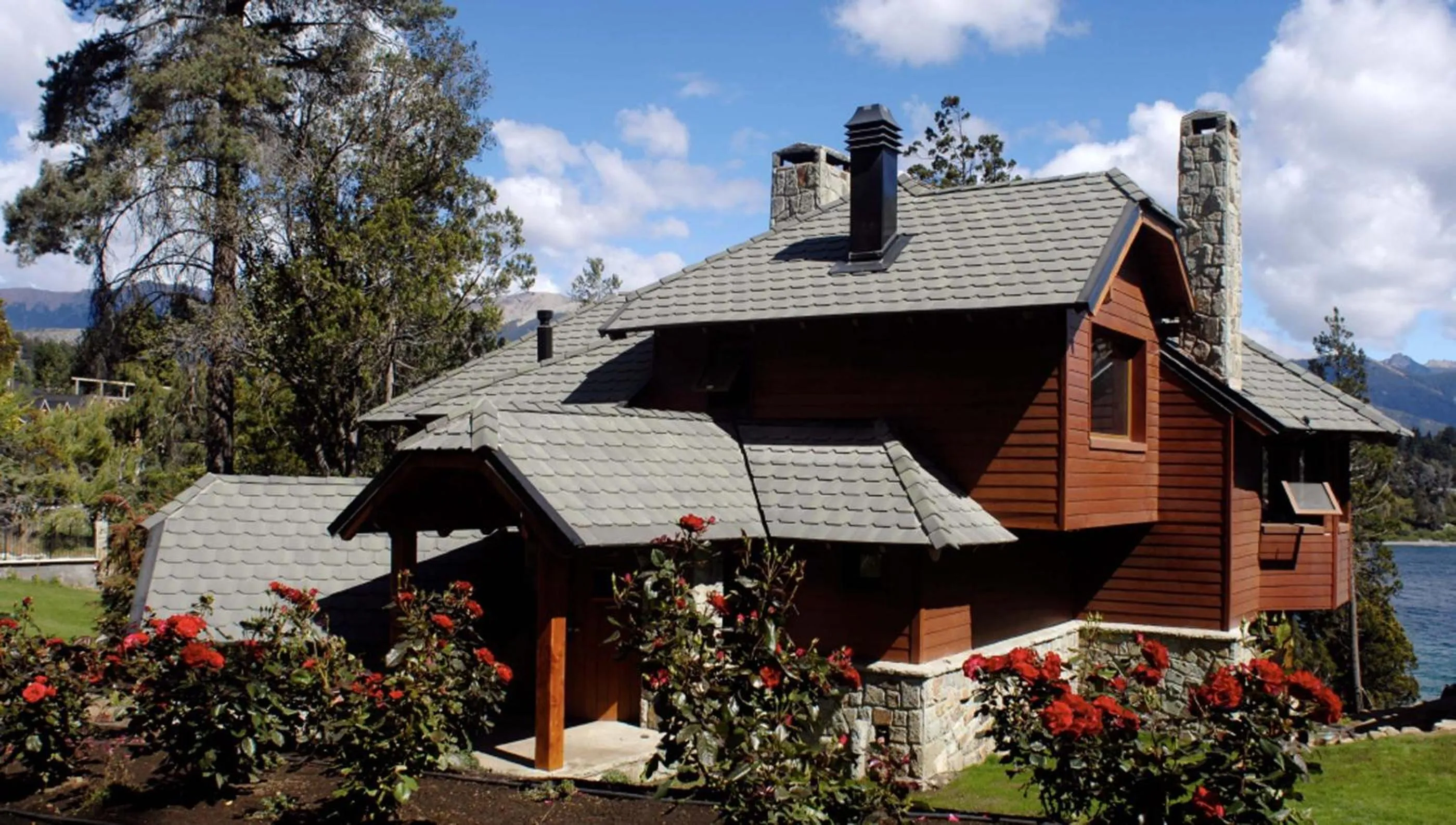 Facade/entrance in Charming Luxury Lodge & Private Spa