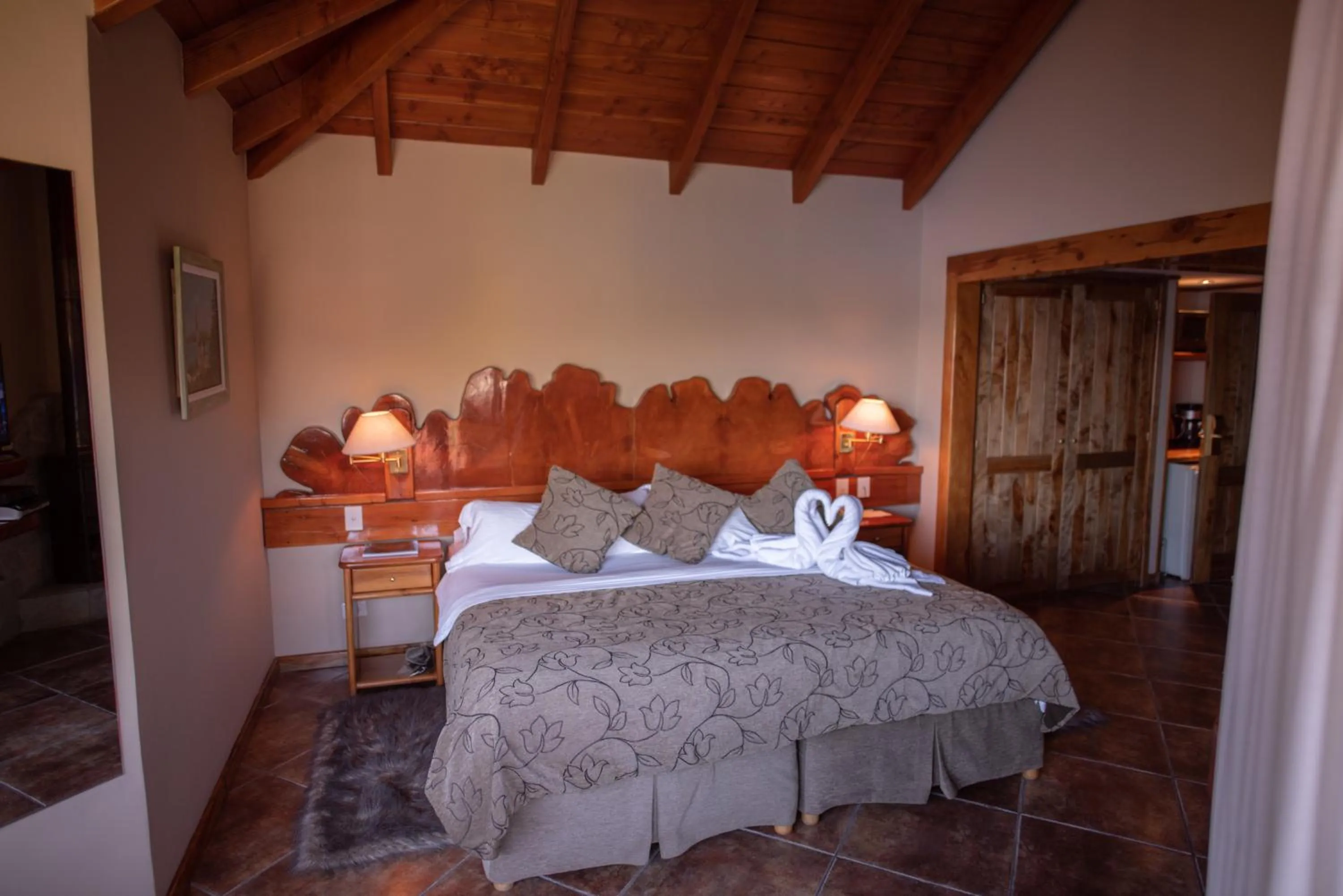 Bed in Charming Luxury Lodge & Private Spa