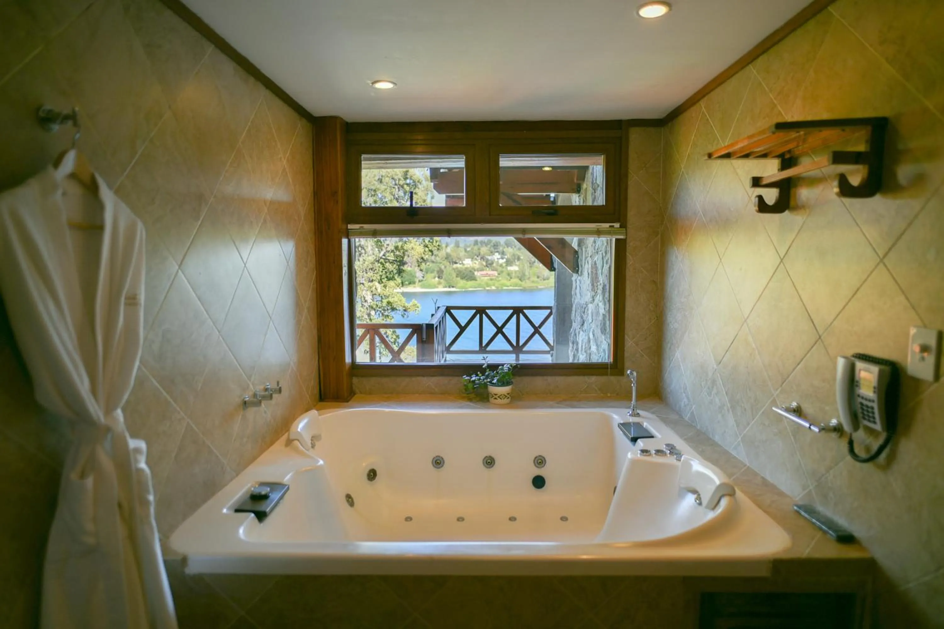 Bathroom in Charming Luxury Lodge & Private Spa