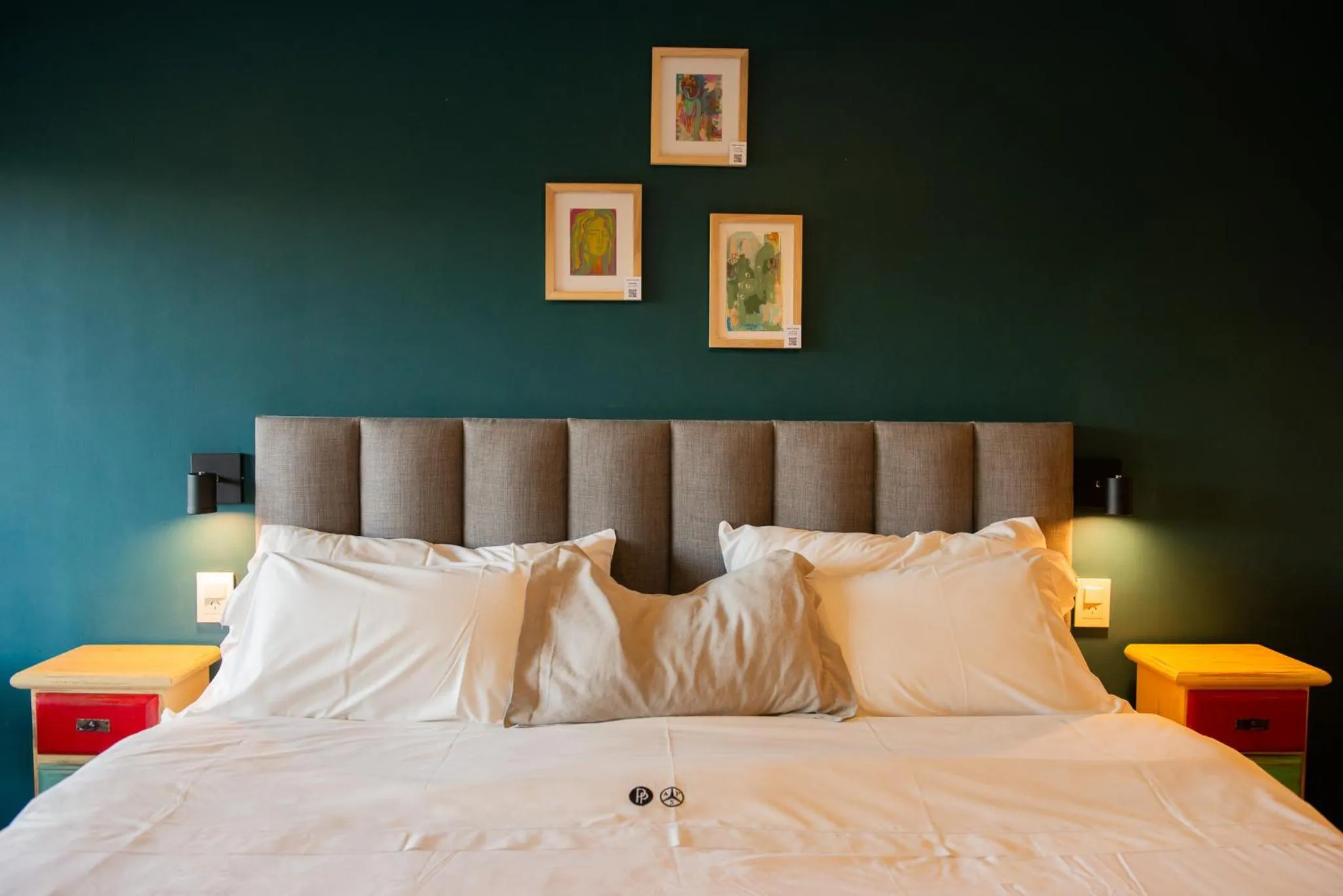 Bed in Peninsula Petit