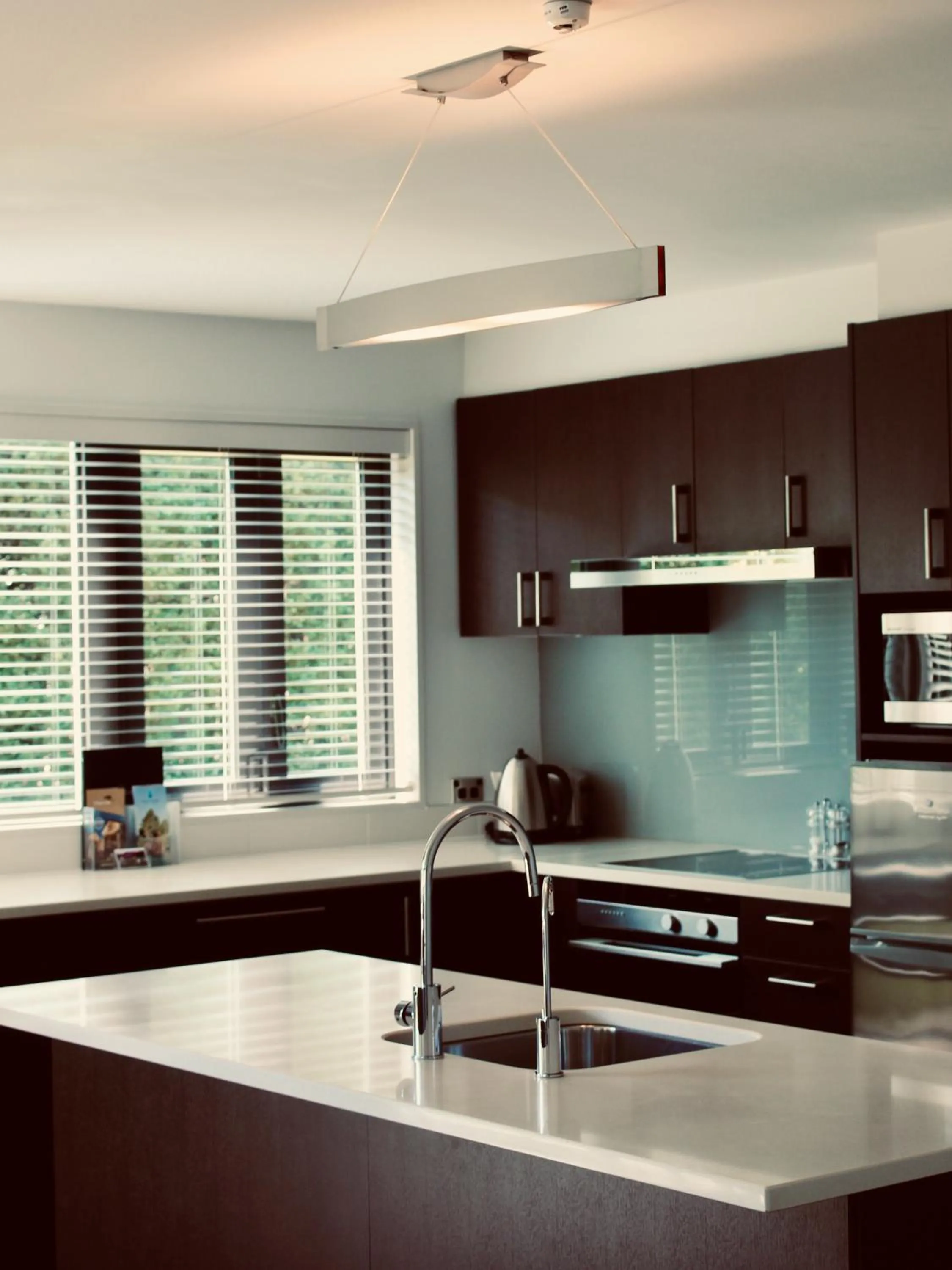 Kitchen or kitchenette in Village Lake Luxury Apartments