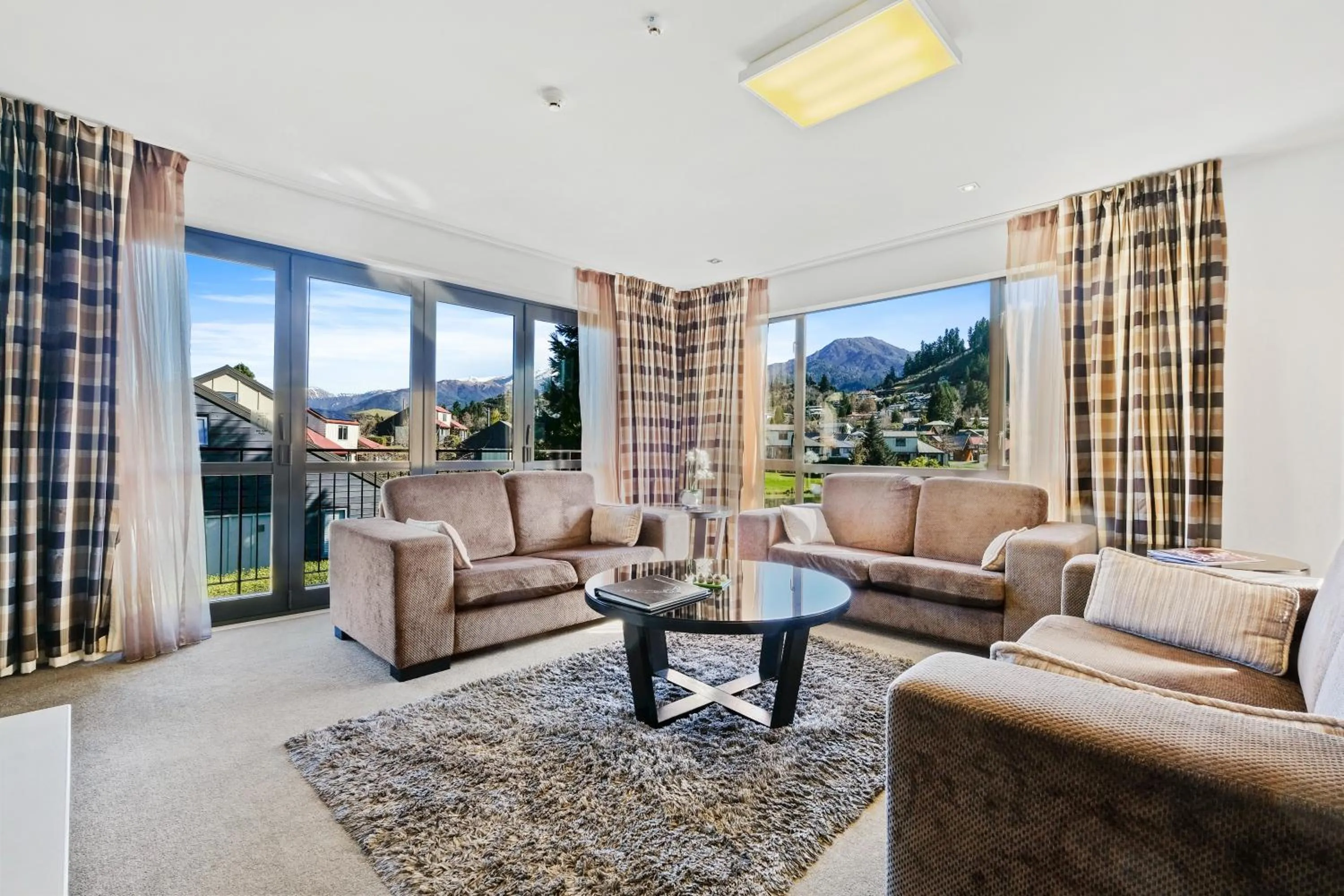 Day in Village Lake Luxury Apartments