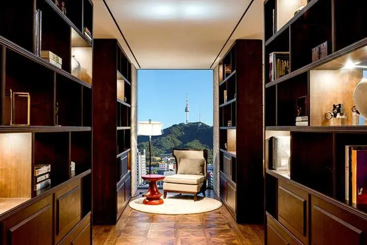 Junior Suite Room with Club SKY Lounge in Royal Hotel Seoul Junior Suite Room with Club SKY Lounge in Royal Hotel Seoul