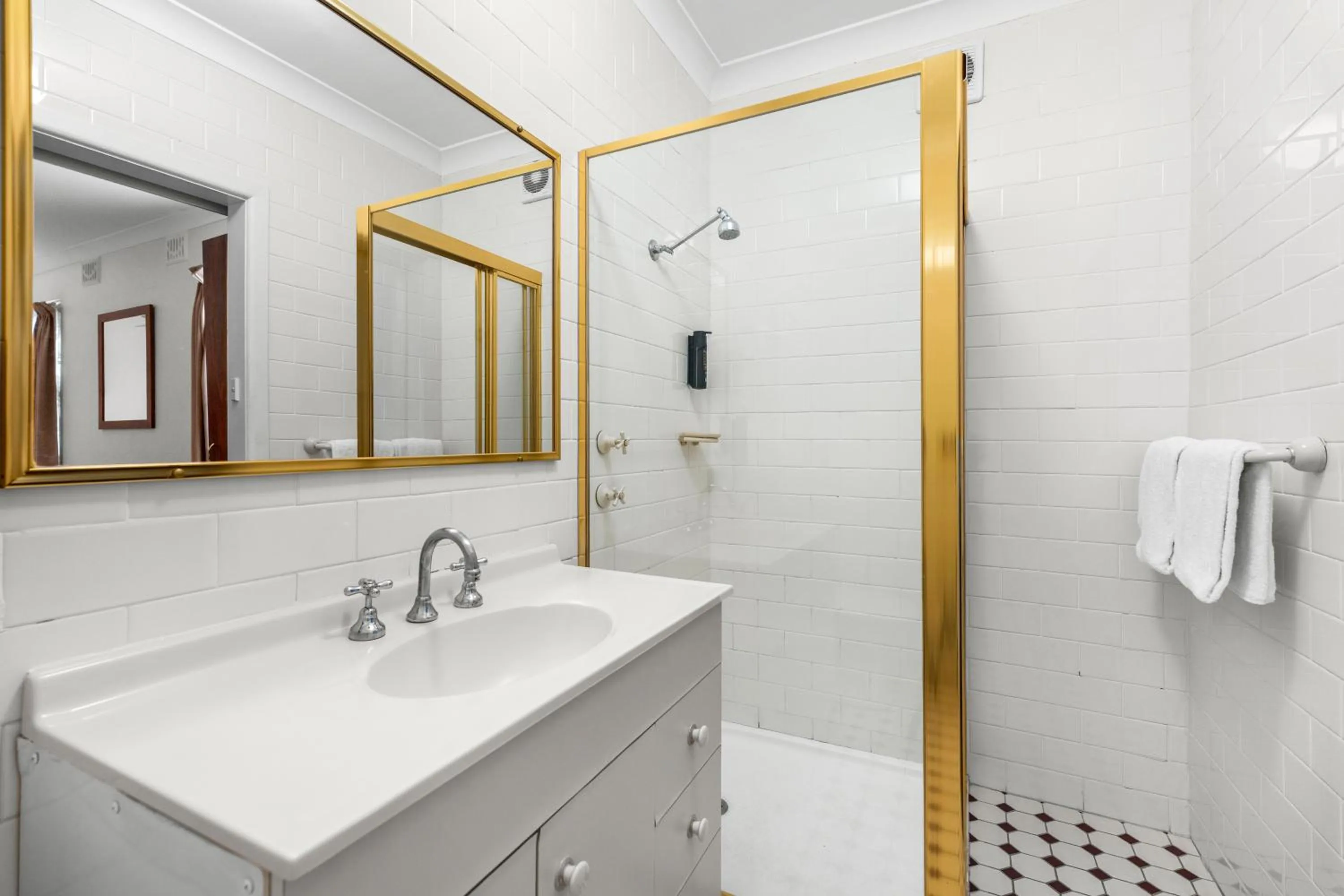 Shower in Metropole Katoomba