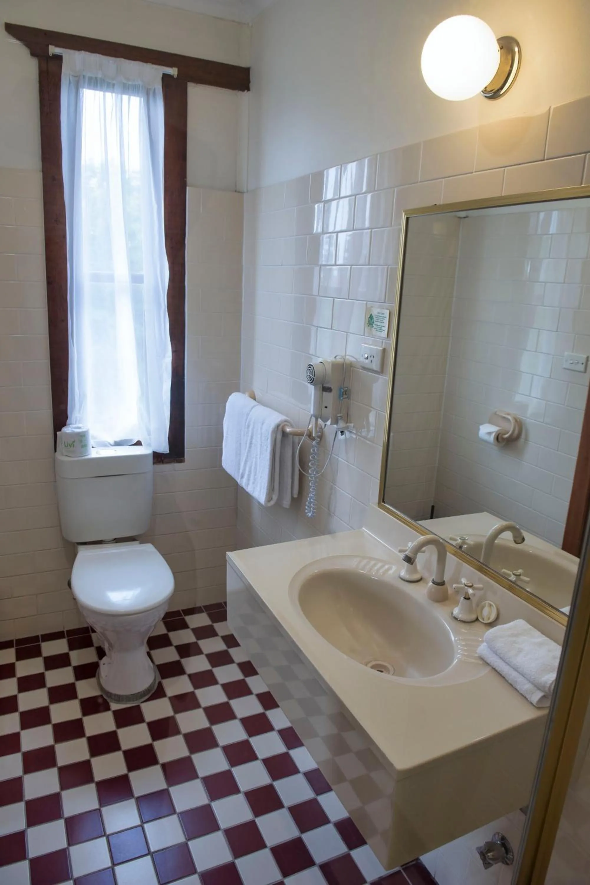 Bathroom in Metropole Katoomba