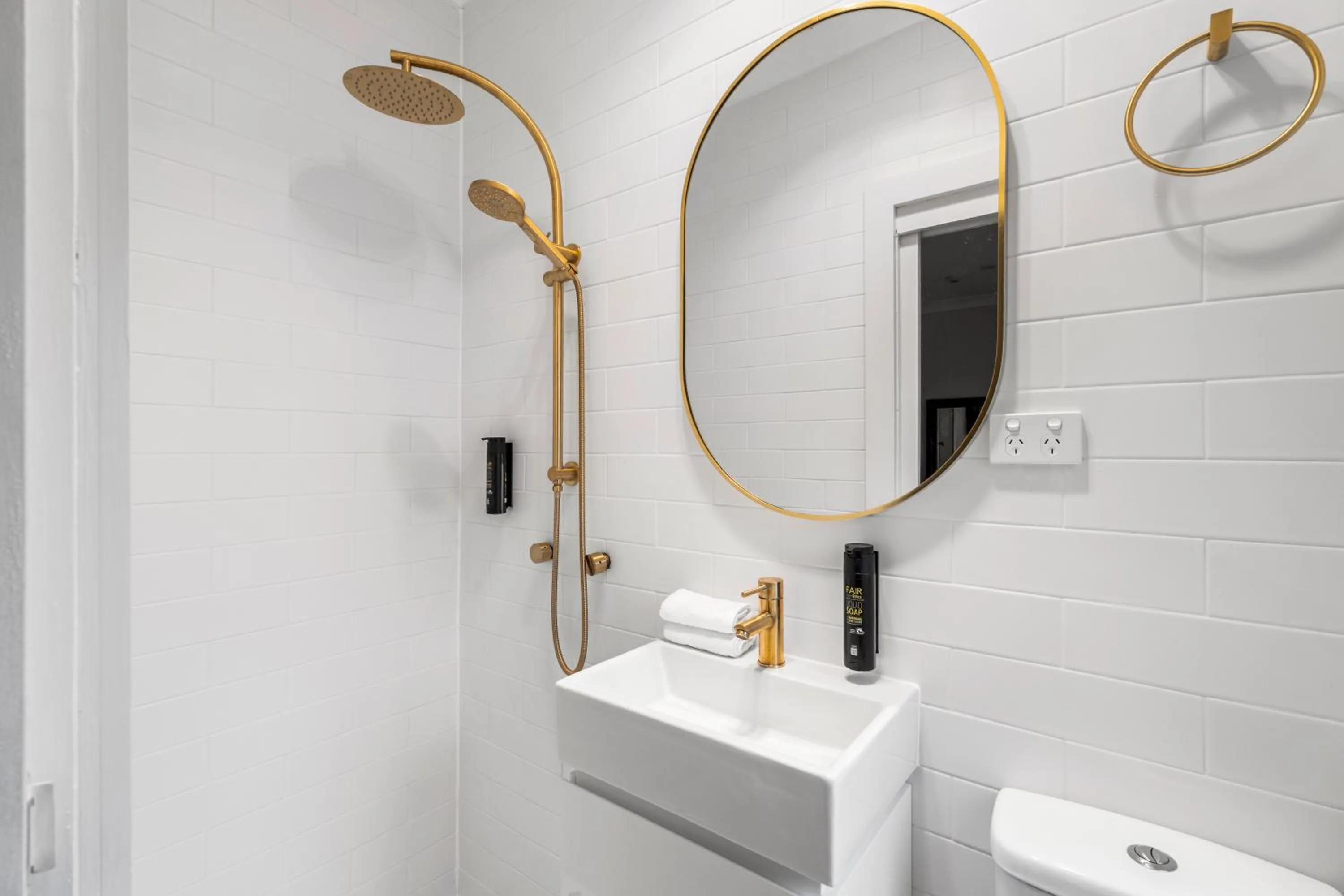 Shower in Metropole Katoomba