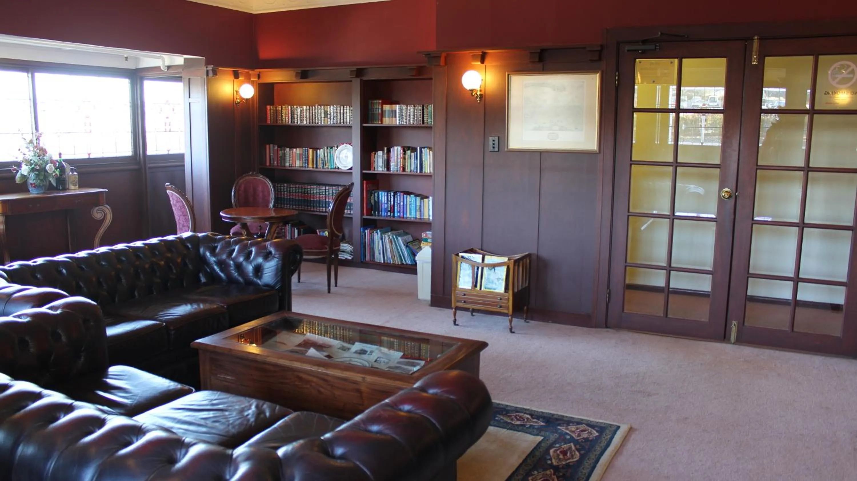 Communal lounge/ TV room in Metropole Katoomba