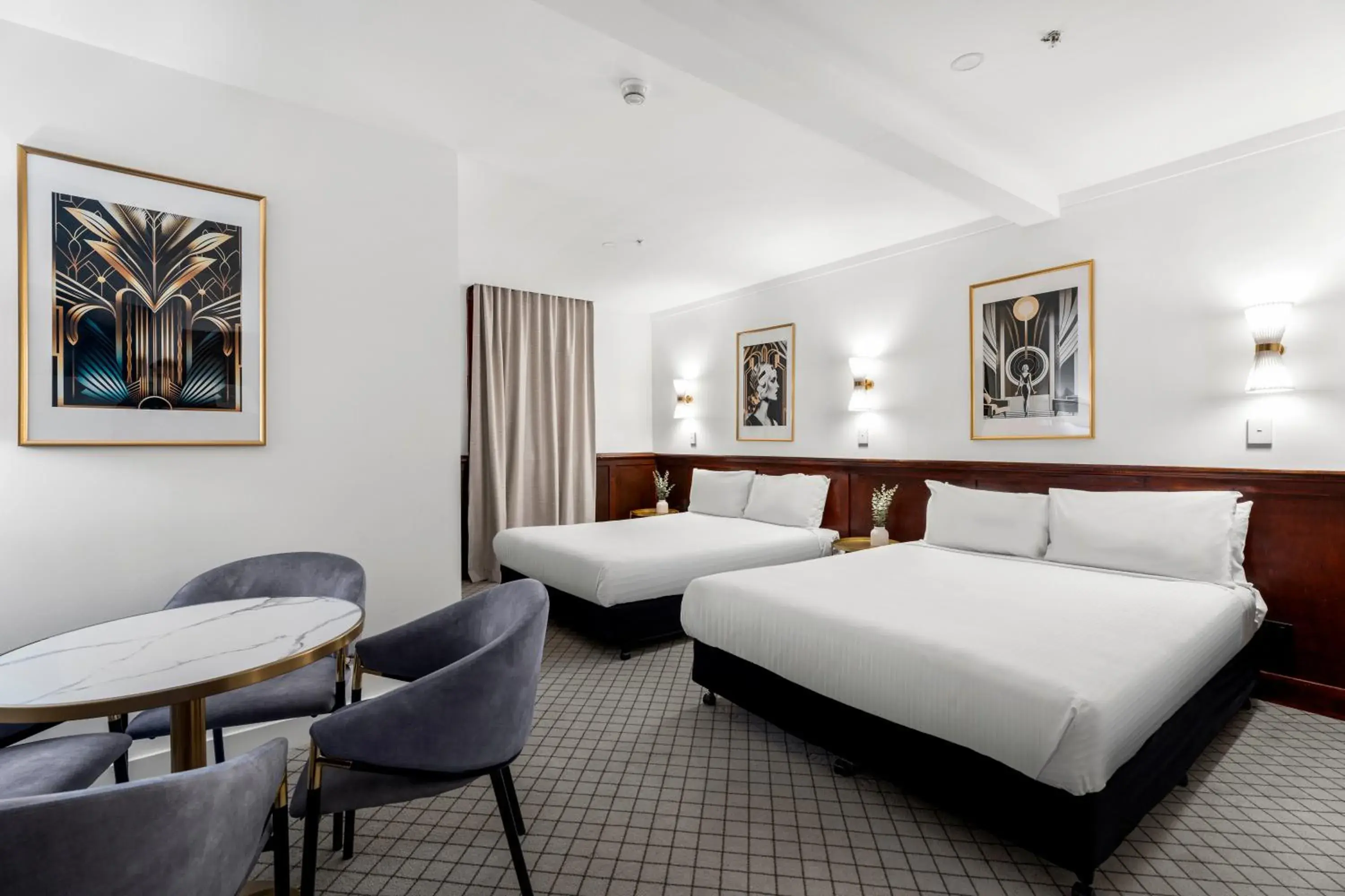 Superior Queen Room with Two Queen Beds in Metropole Katoomba Superior Queen Room with Two Queen Beds in Metropole Katoomba