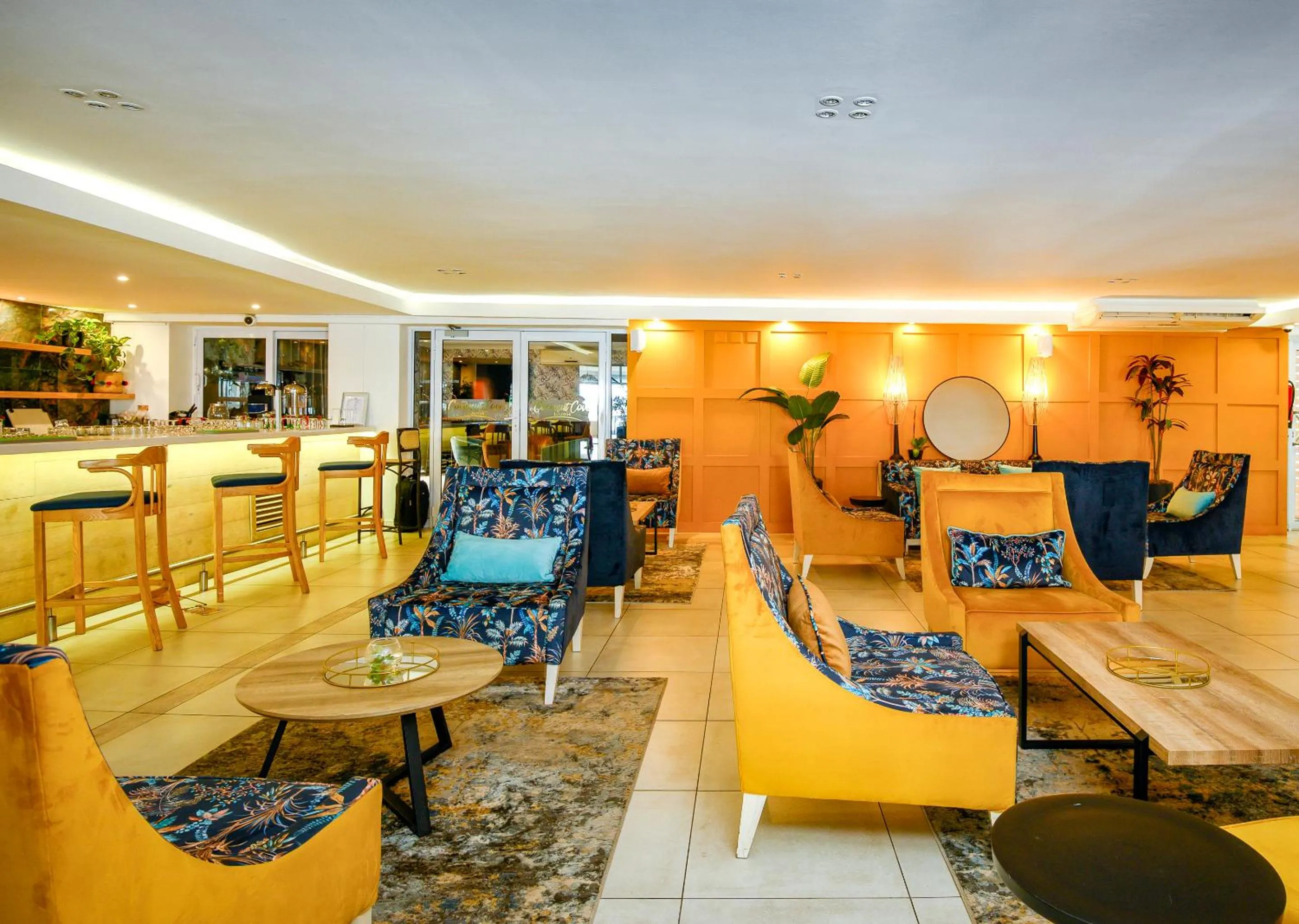 Lounge or bar in Blue Marlin All-Inclusive Seascape by Dream Resorts