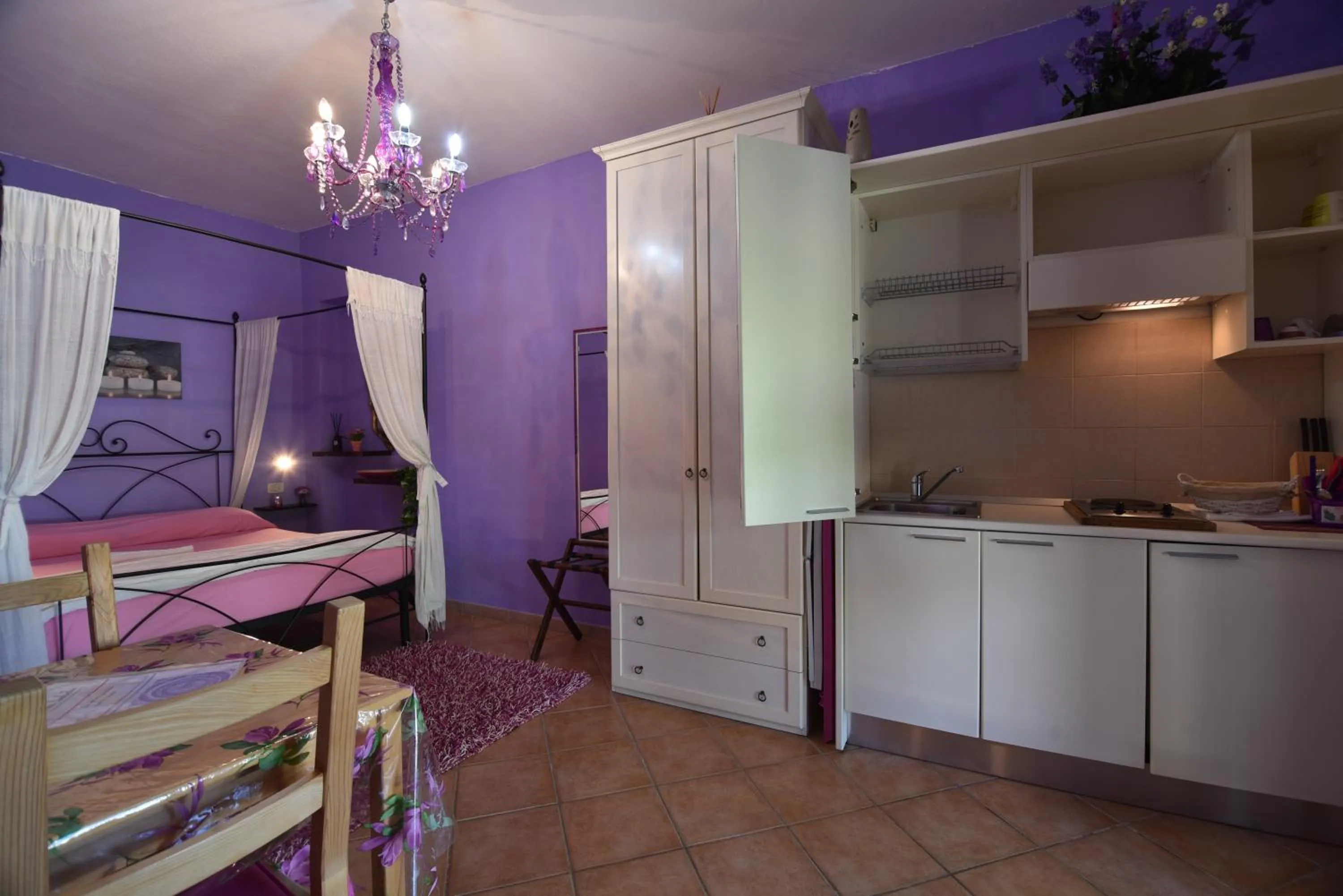 Kitchen or kitchenette in Villa Isabella