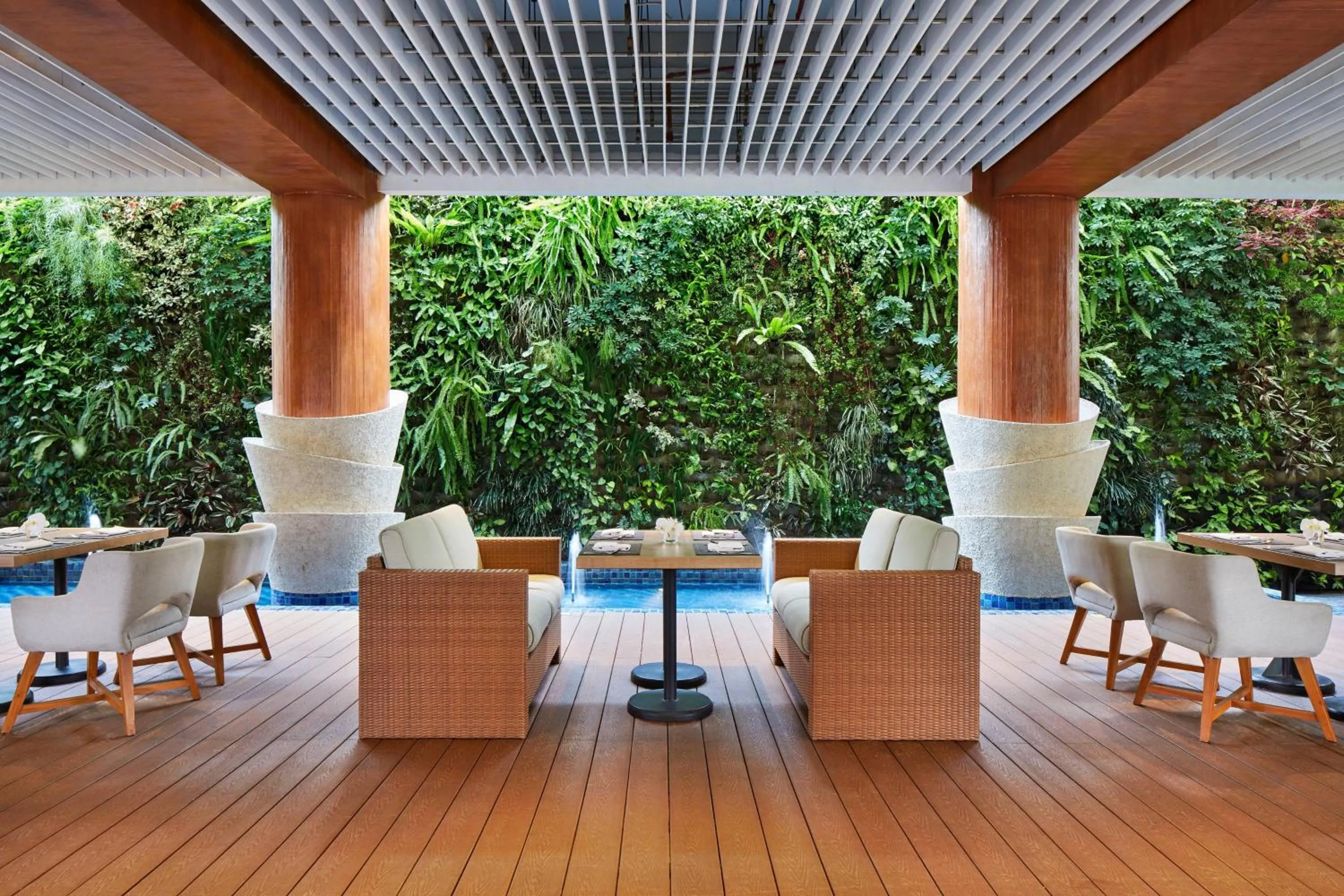 Restaurant/places to eat in Courtyard by Marriott Bandung Dago