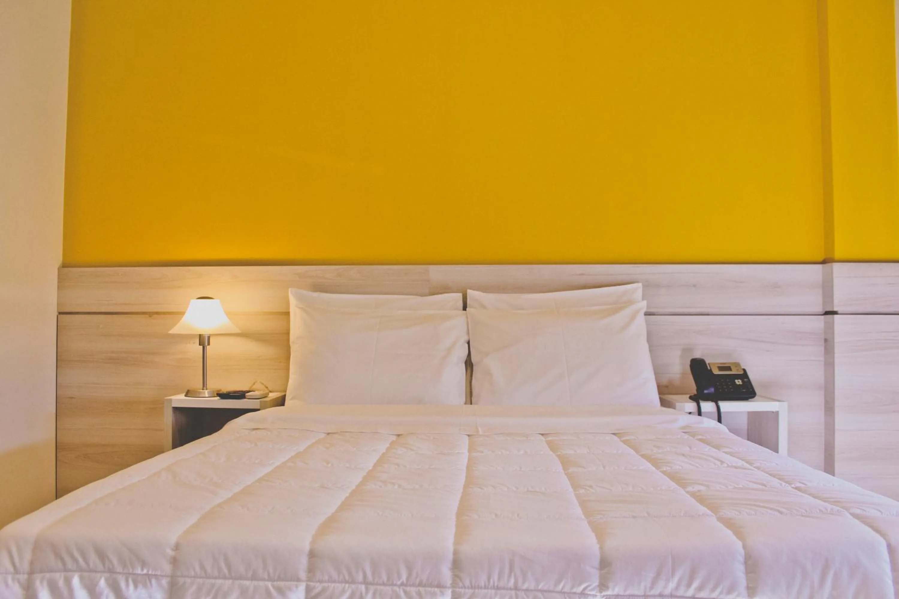 Garden view, Bed in Nova Hotel