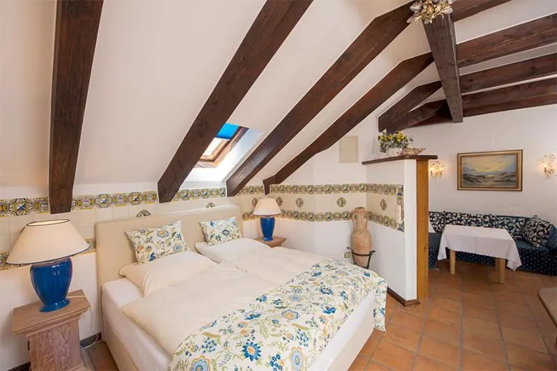 Photo of the whole room, Bed in Romantik Villa