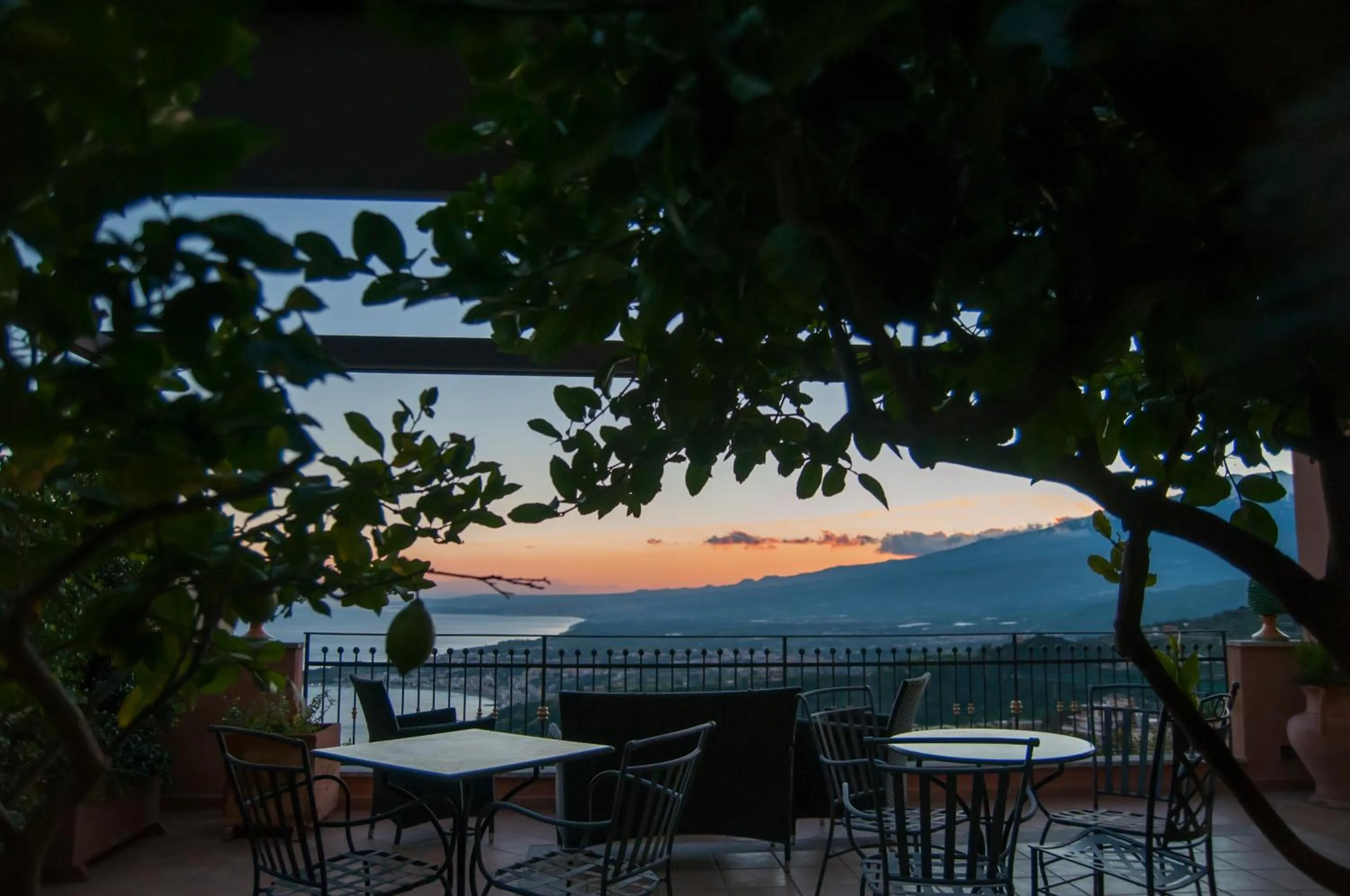 Garden view in Villa Le Terrazze Charming Rooms