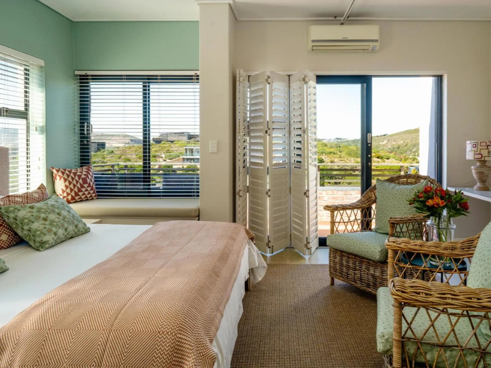 Natural landscape, Bed in Christiana Lodge