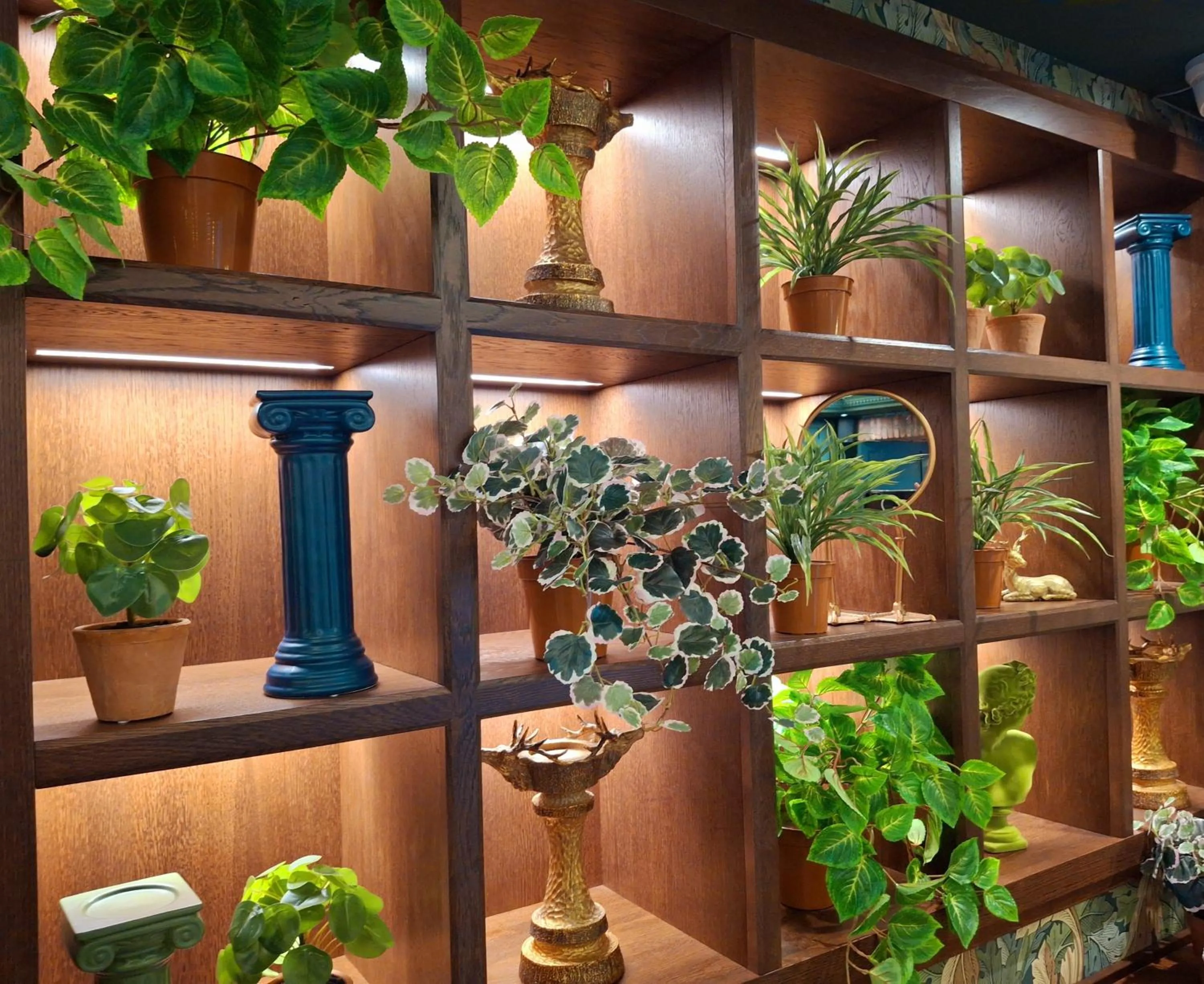 Decorative detail in Adamson Hotel