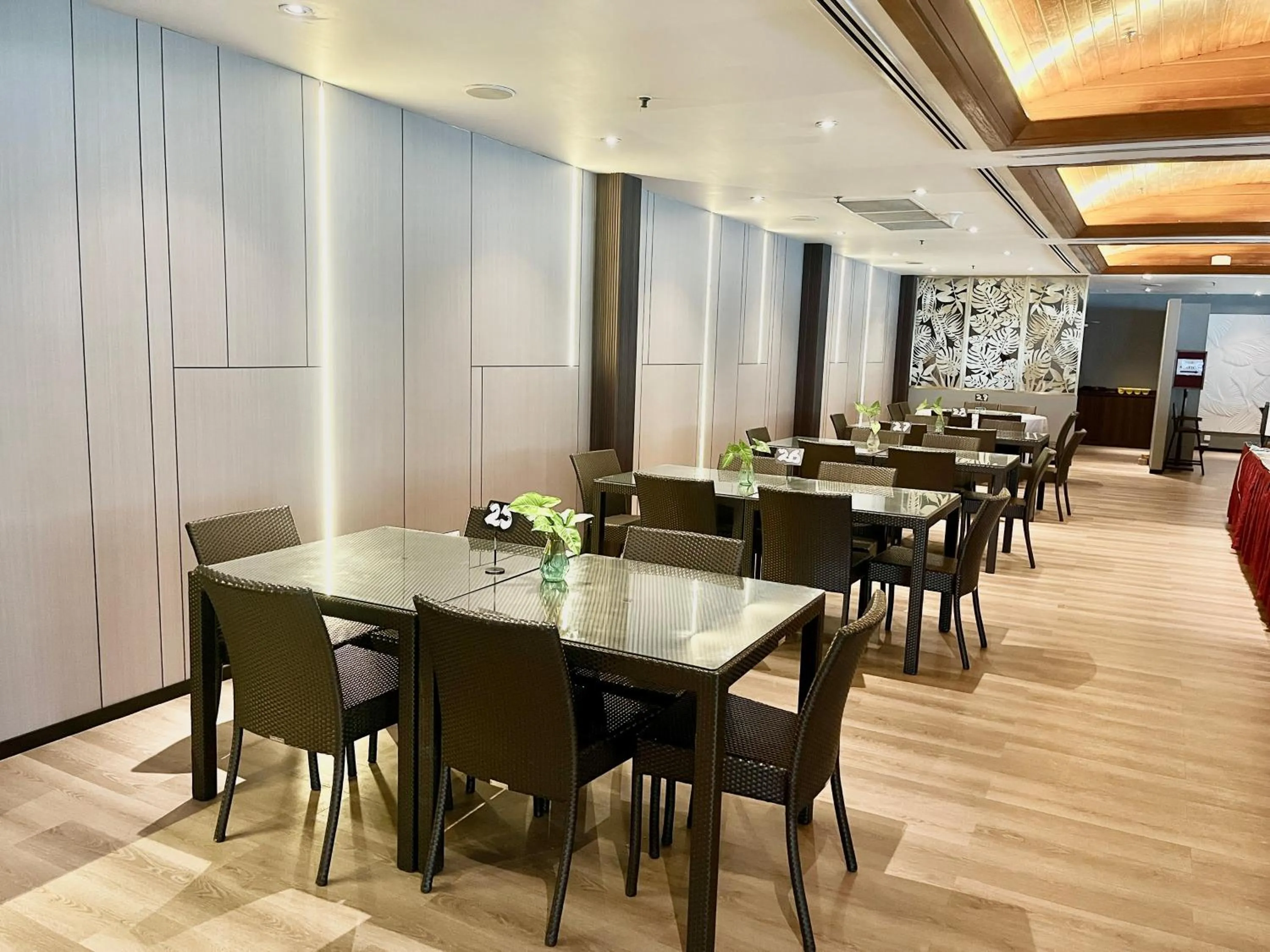 Restaurant/places to eat in Sabah Hotel