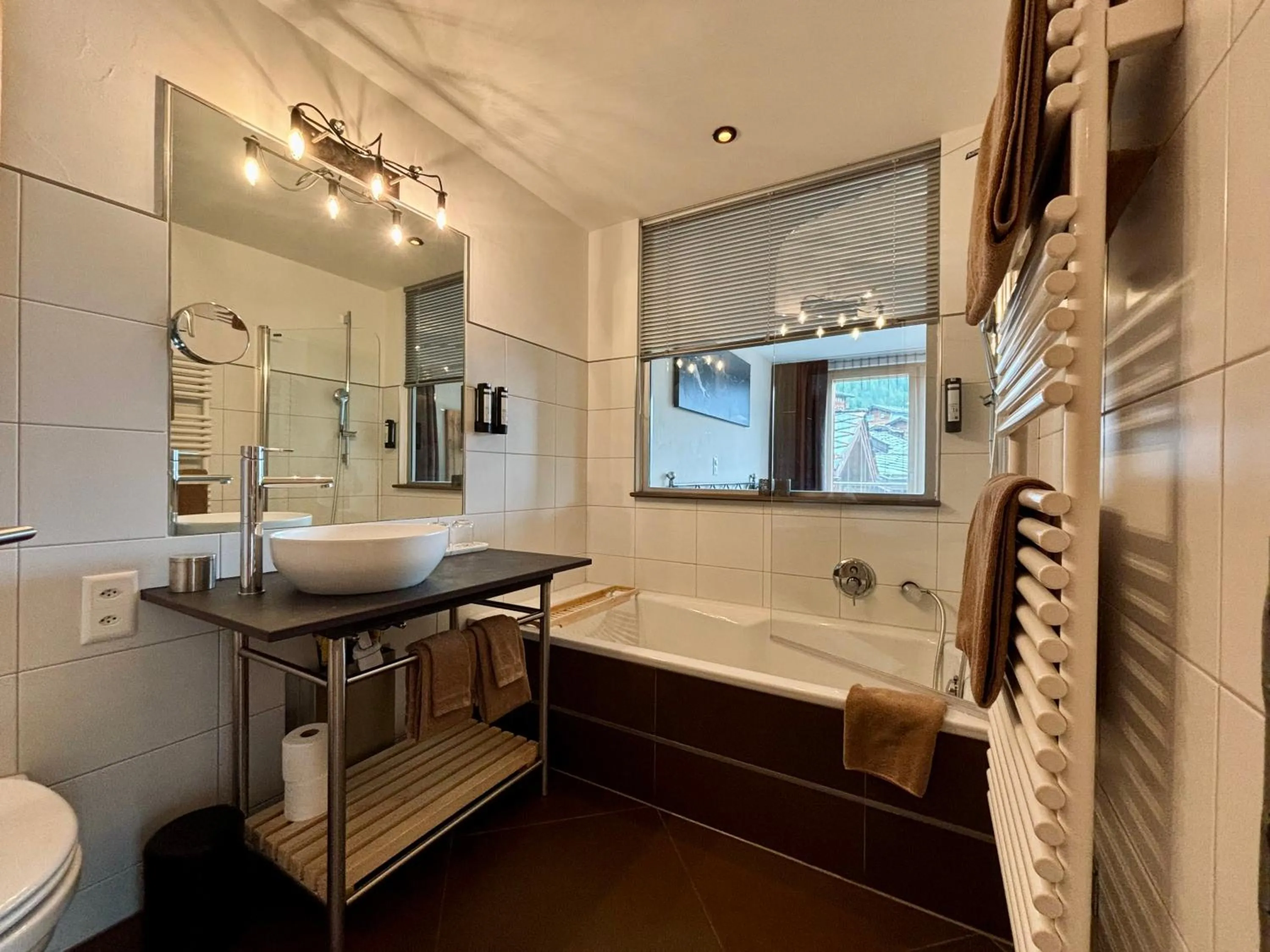 Bathroom in Alpenlodge