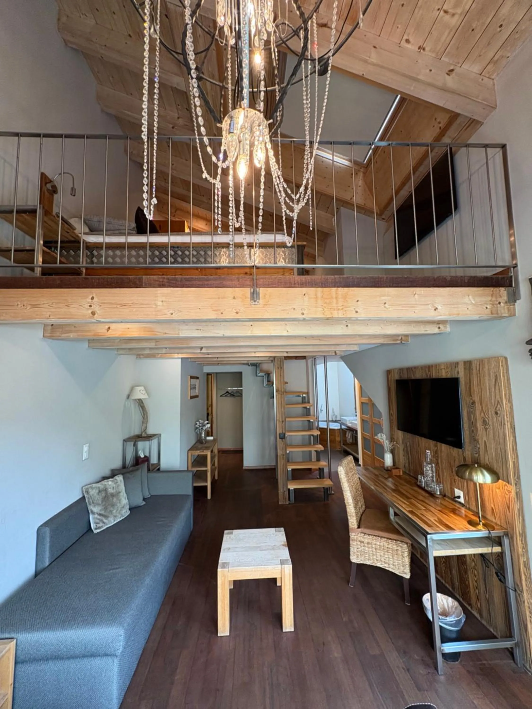 Photo of the whole room in Alpenlodge