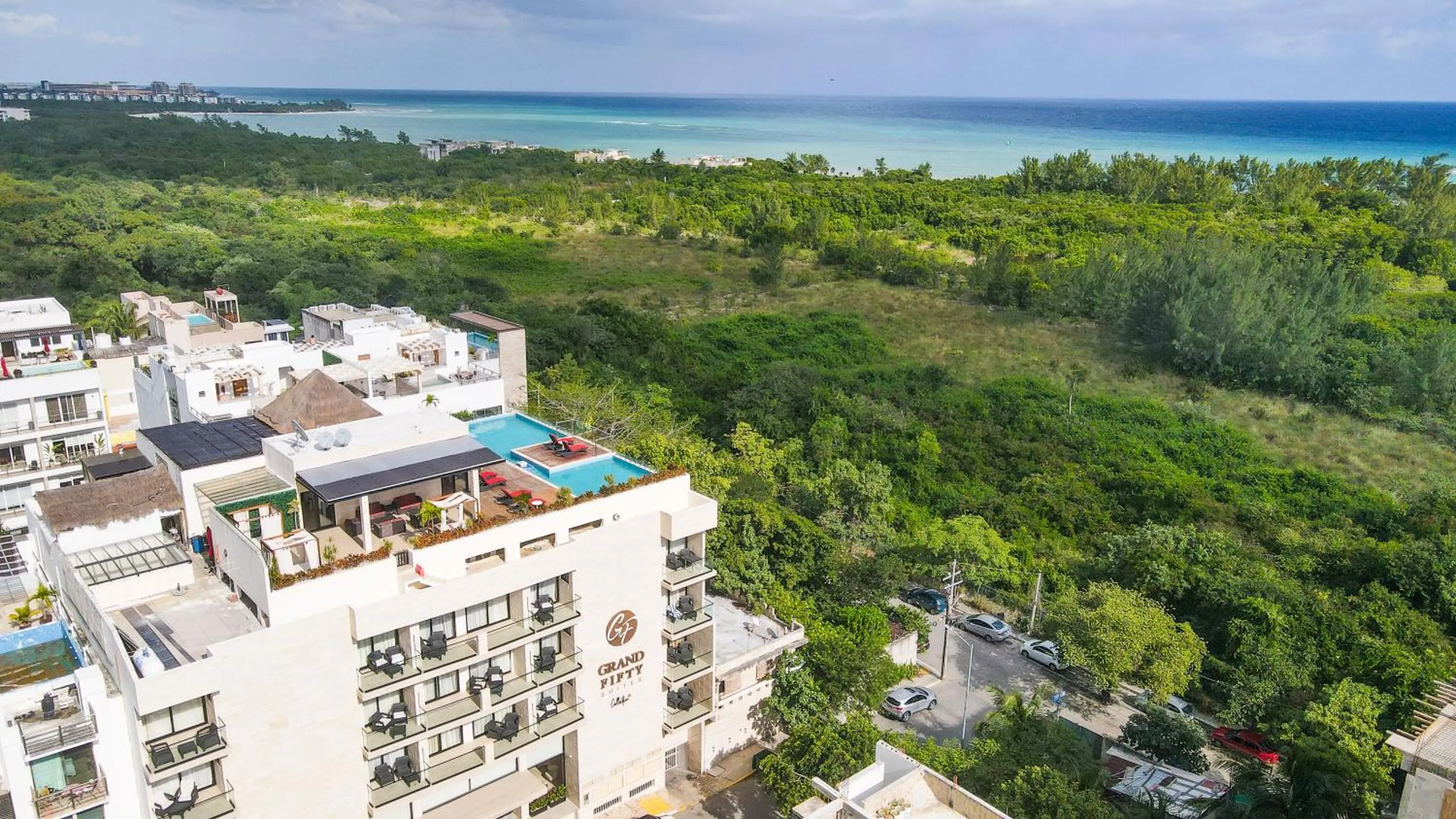 Property building in Grand Fifty Suites