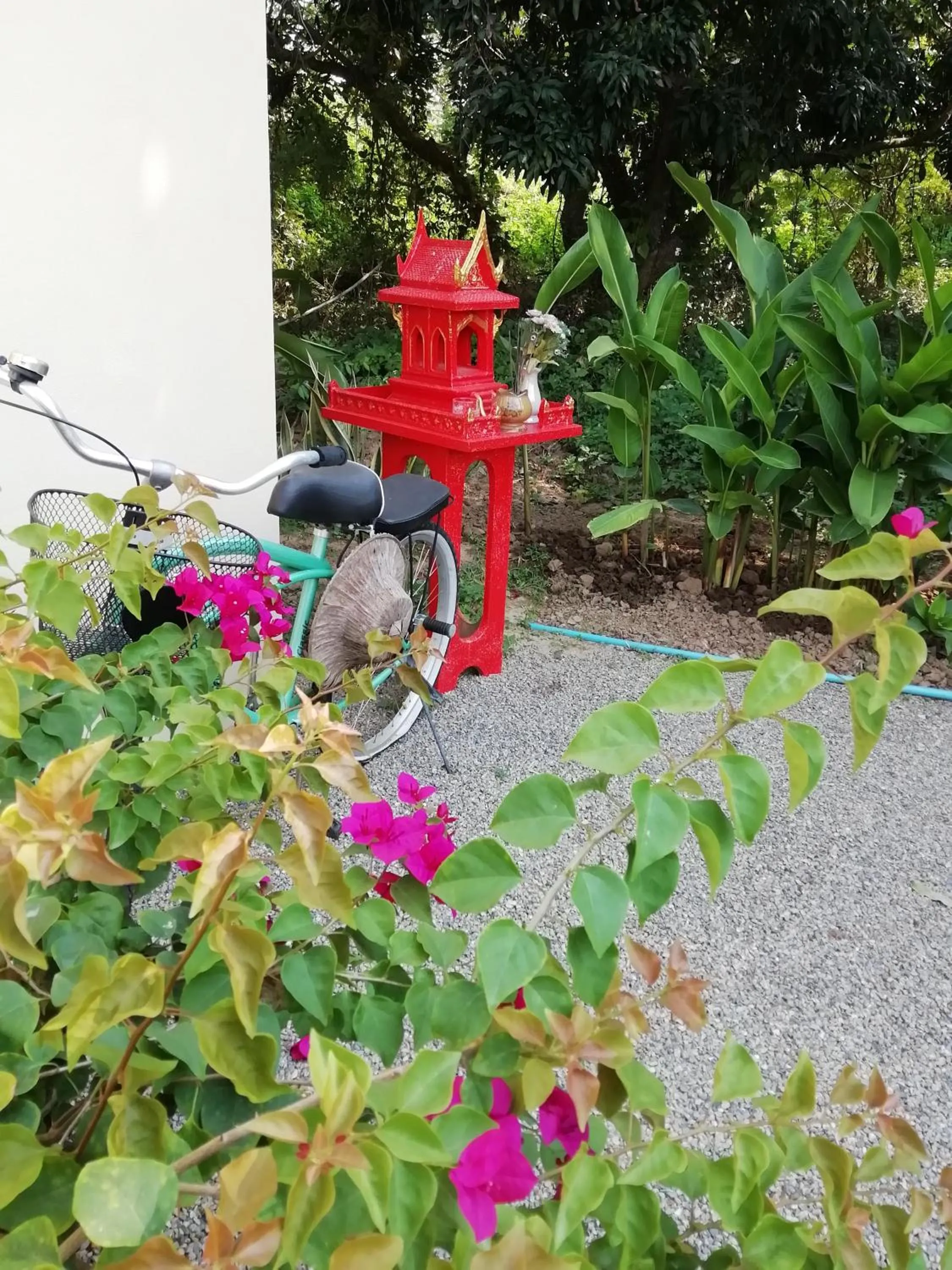 Area and facilities in Longan Tree