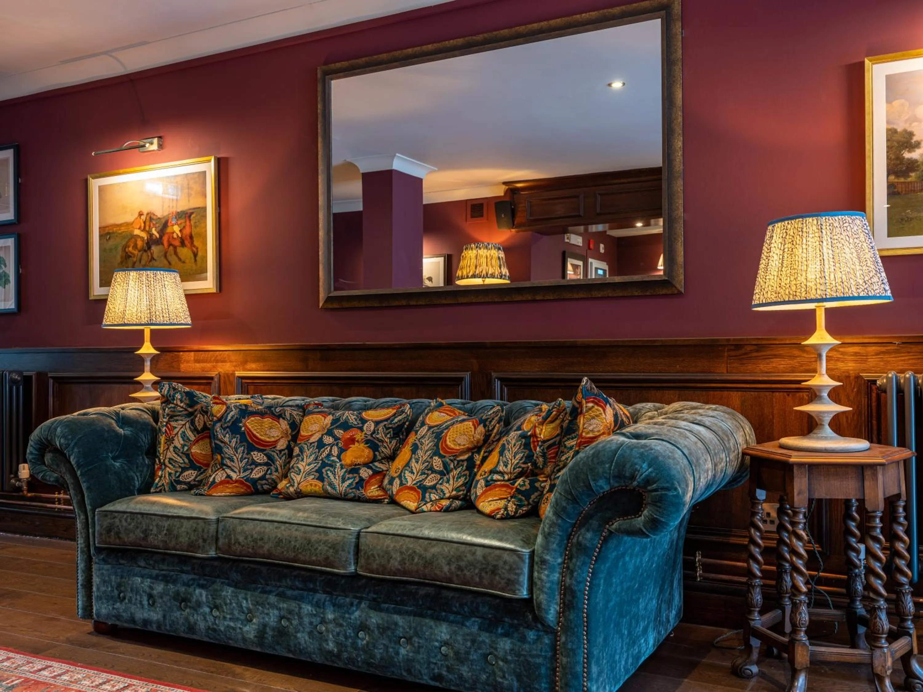 Lobby or reception in Dukes Head Hotel