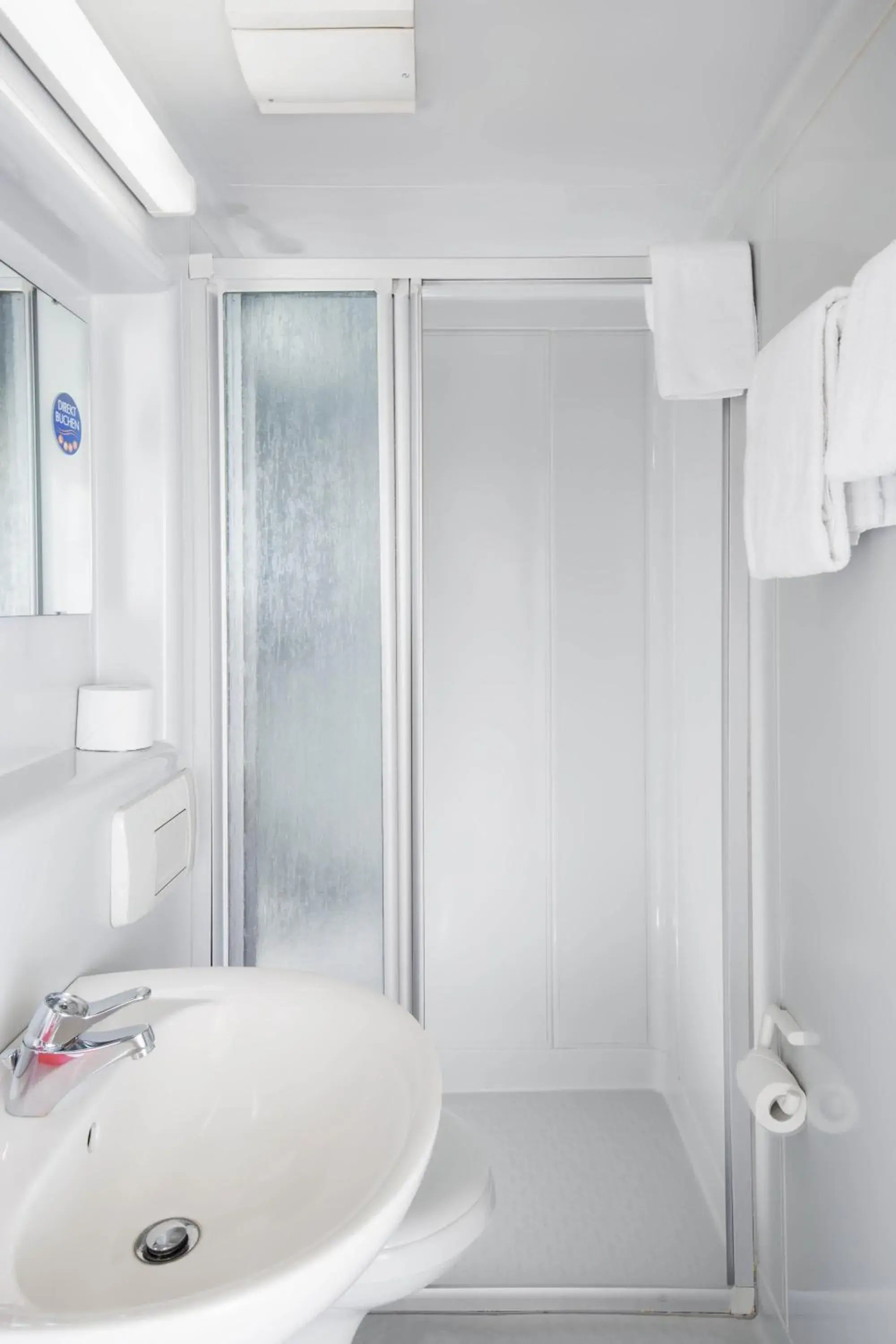 Economy Single Room in Hotel Moerser Hof Economy Single Room in Hotel Moerser Hof