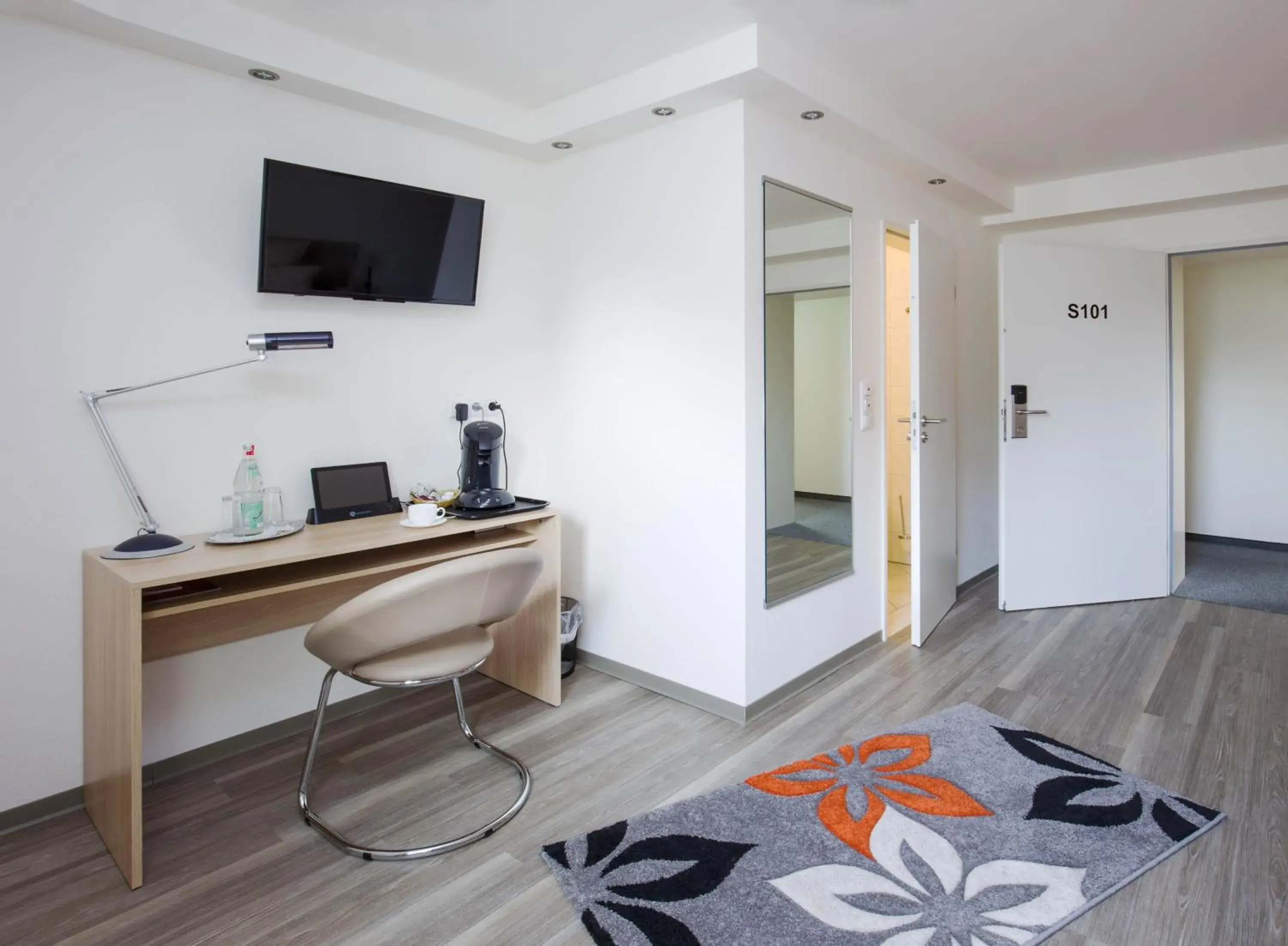 Comfort Double Room in Hotel Moerser Hof Comfort Double Room in Hotel Moerser Hof