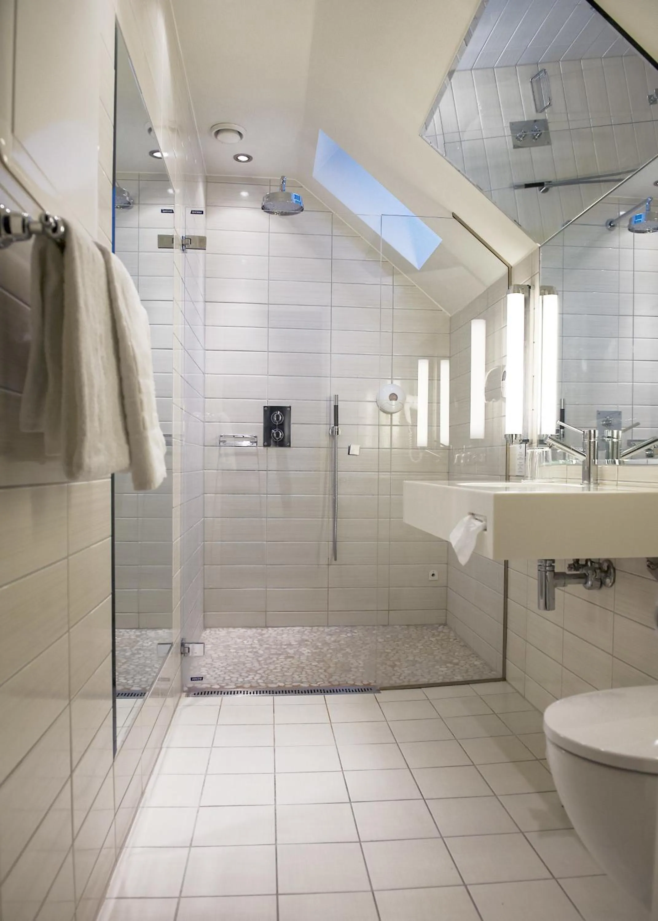 Shower in Fleischer's Hotel