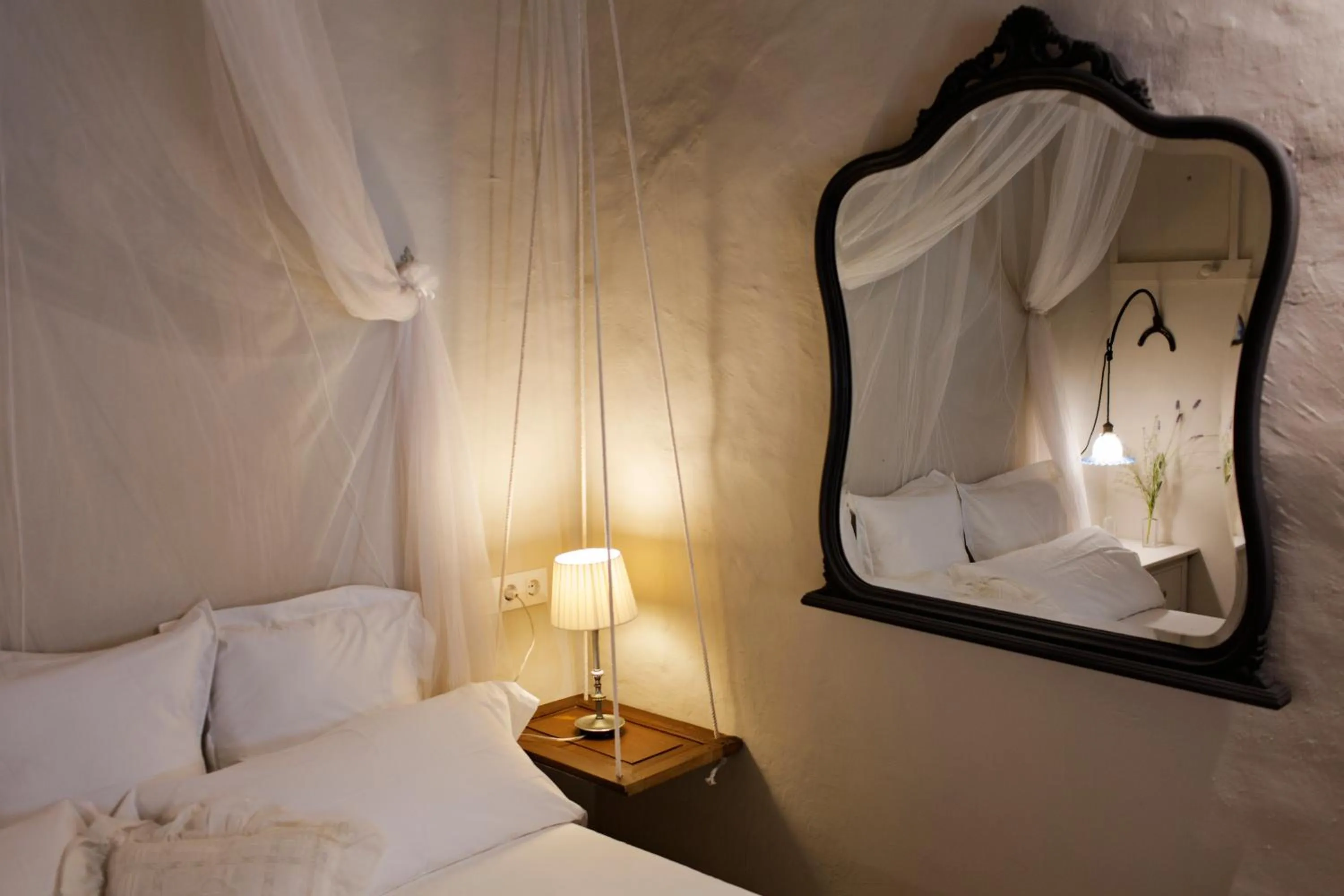 Decorative detail, Bed in El Jardinet de Sant Esteve