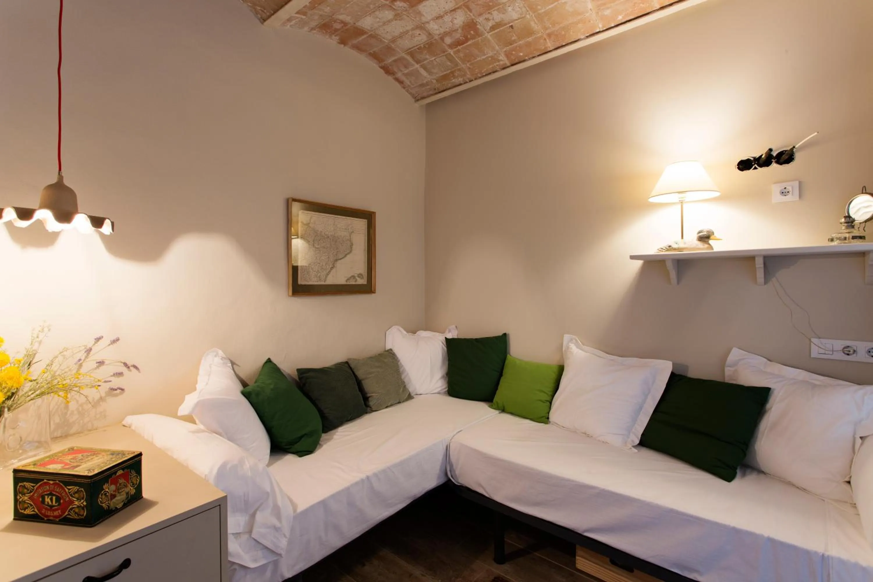 children, Bed in El Jardinet de Sant Esteve