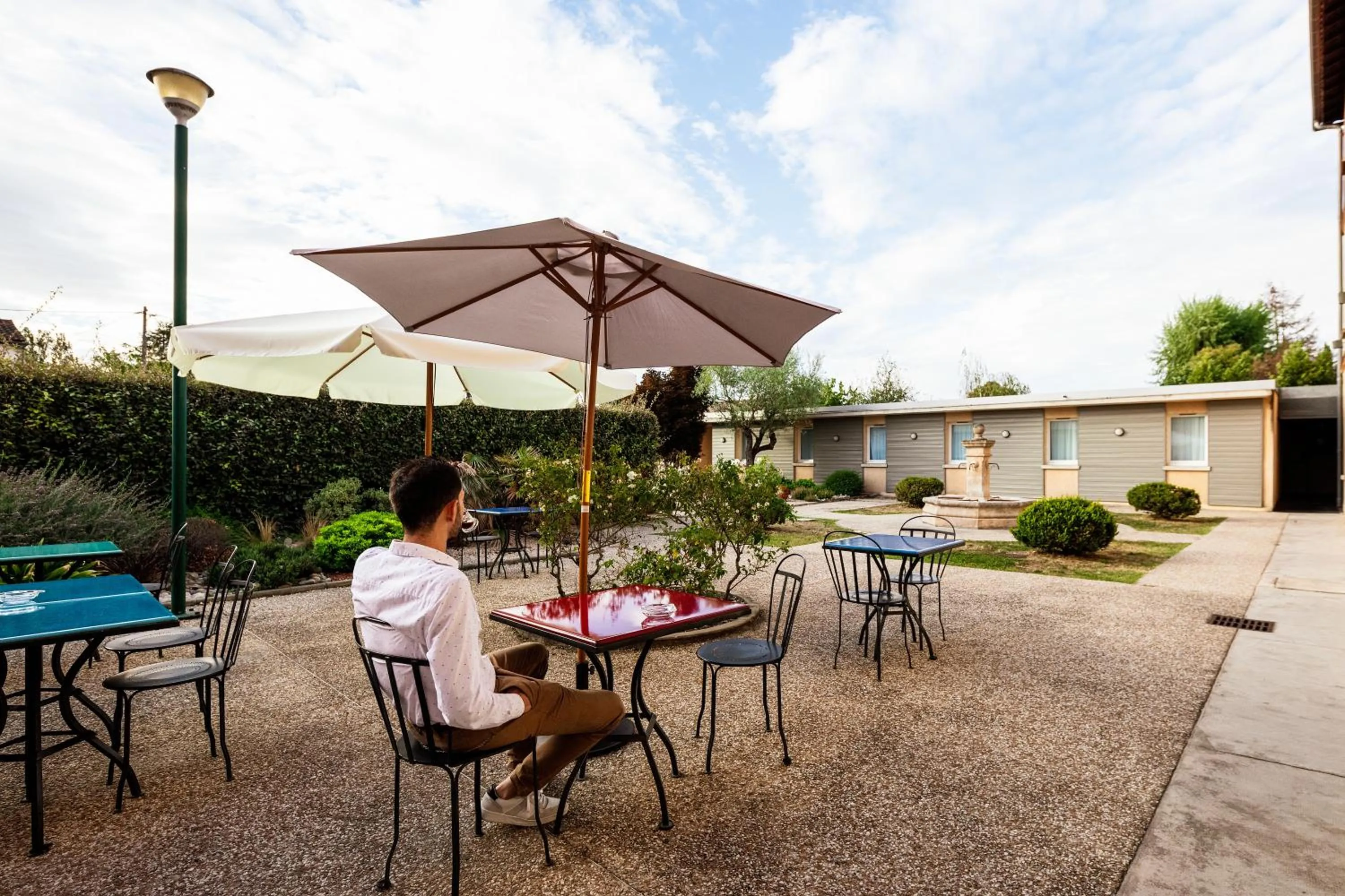 Patio in ibis Styles Toulouse Lavaur