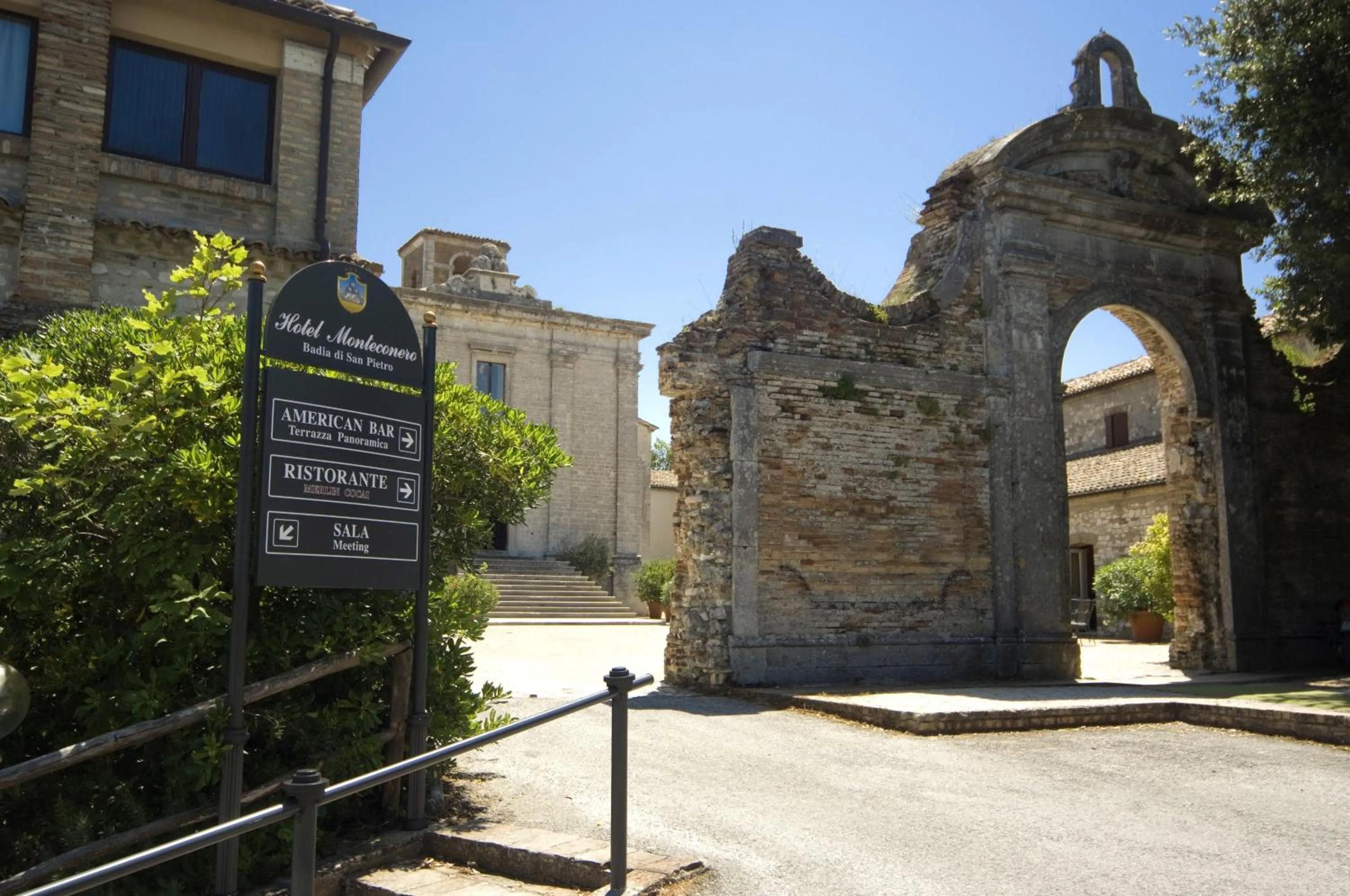 Facade/entrance in Hotel Monteconero