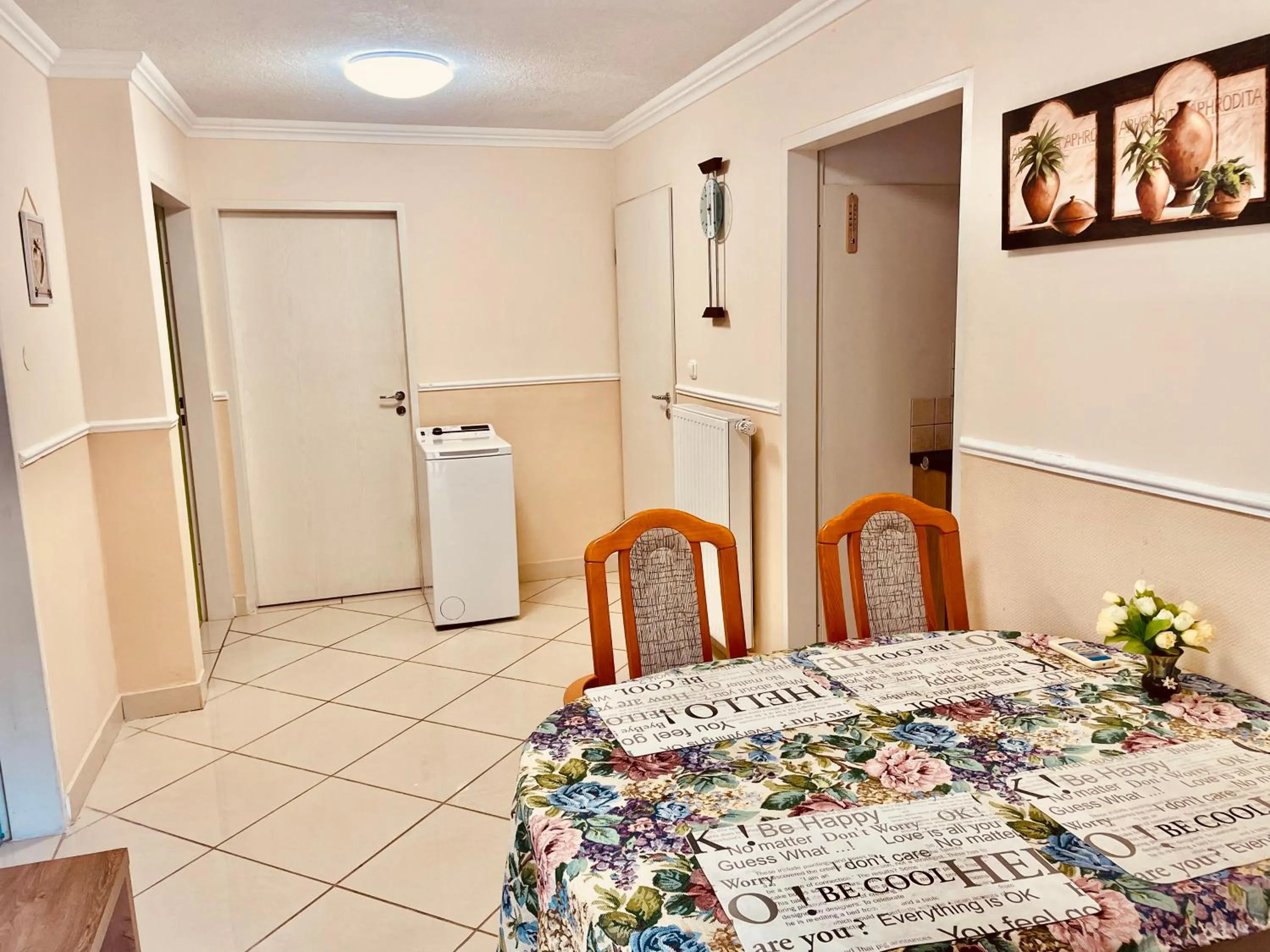 Dining area, Bed in Villa Lux