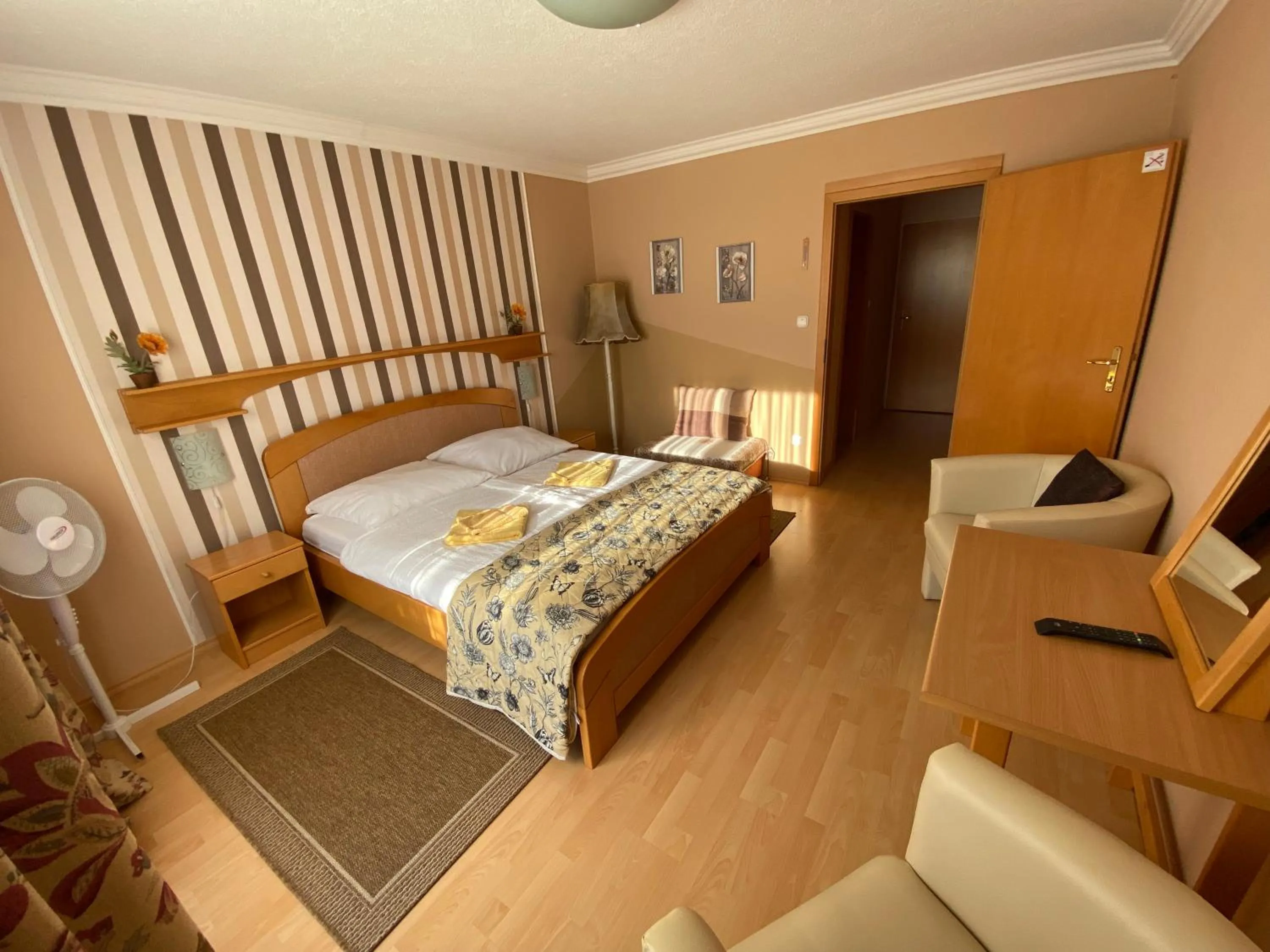 Bedroom, Bed in Villa Lux