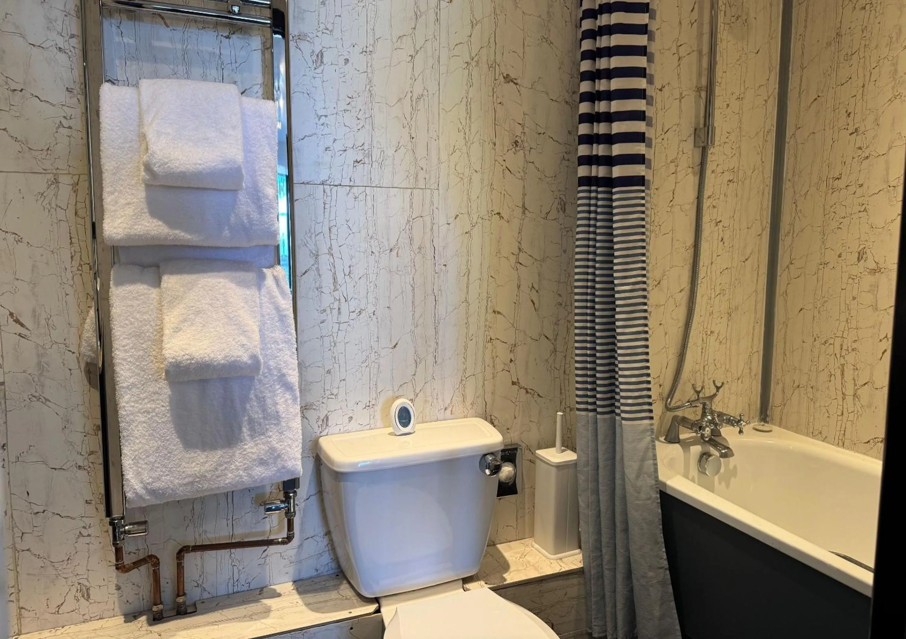 Bathroom in Knights Court