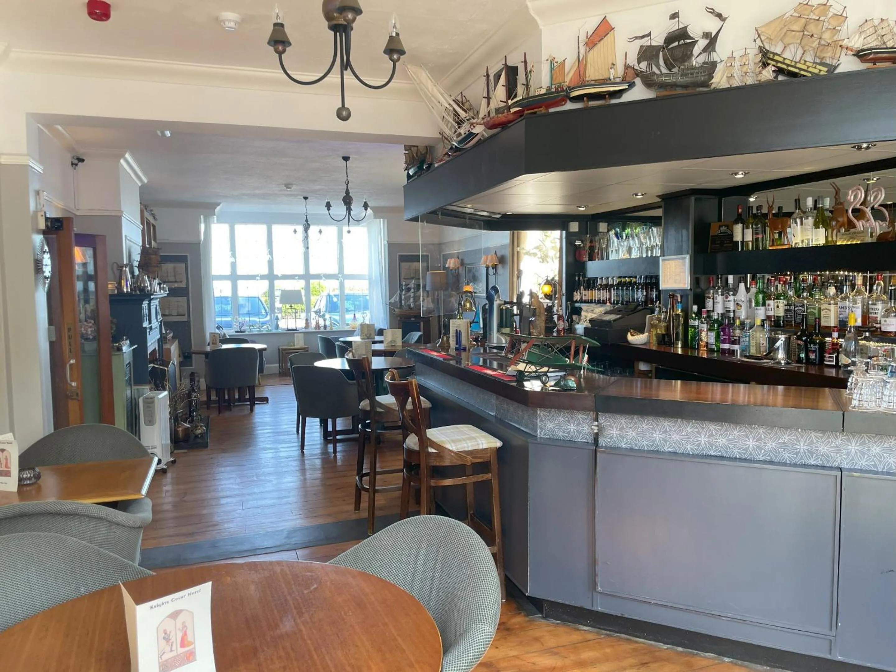 Lounge or bar in Knights Court